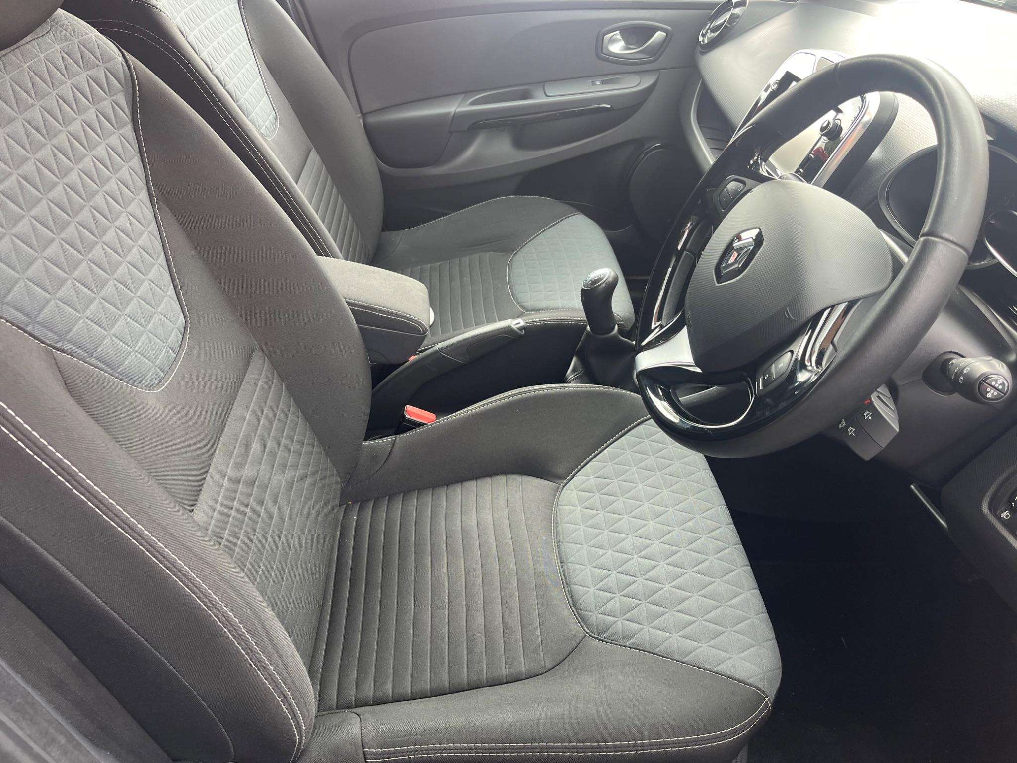 2015 RENAULT CLIO 2015 RENAULT CLIO