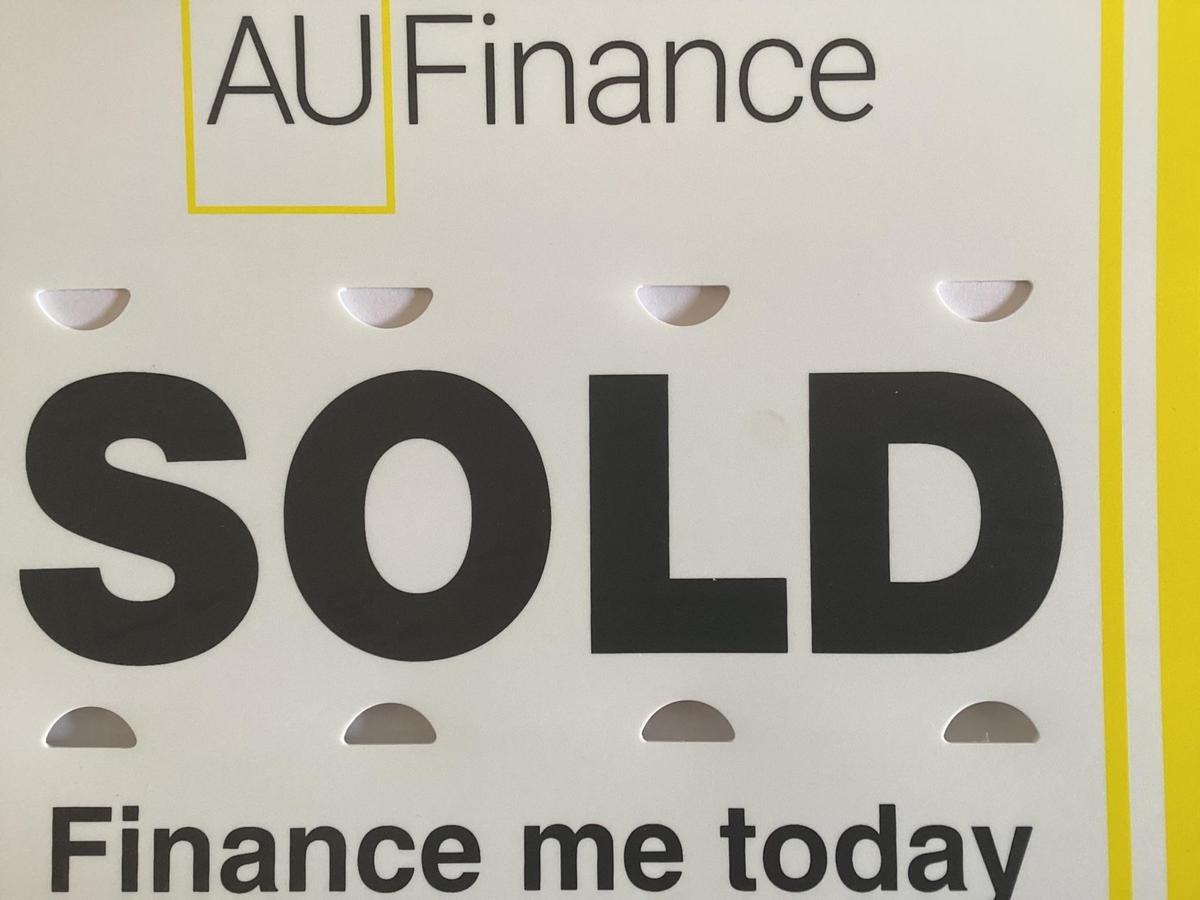 Check out this Renault Clio 2015 Petrol Manual