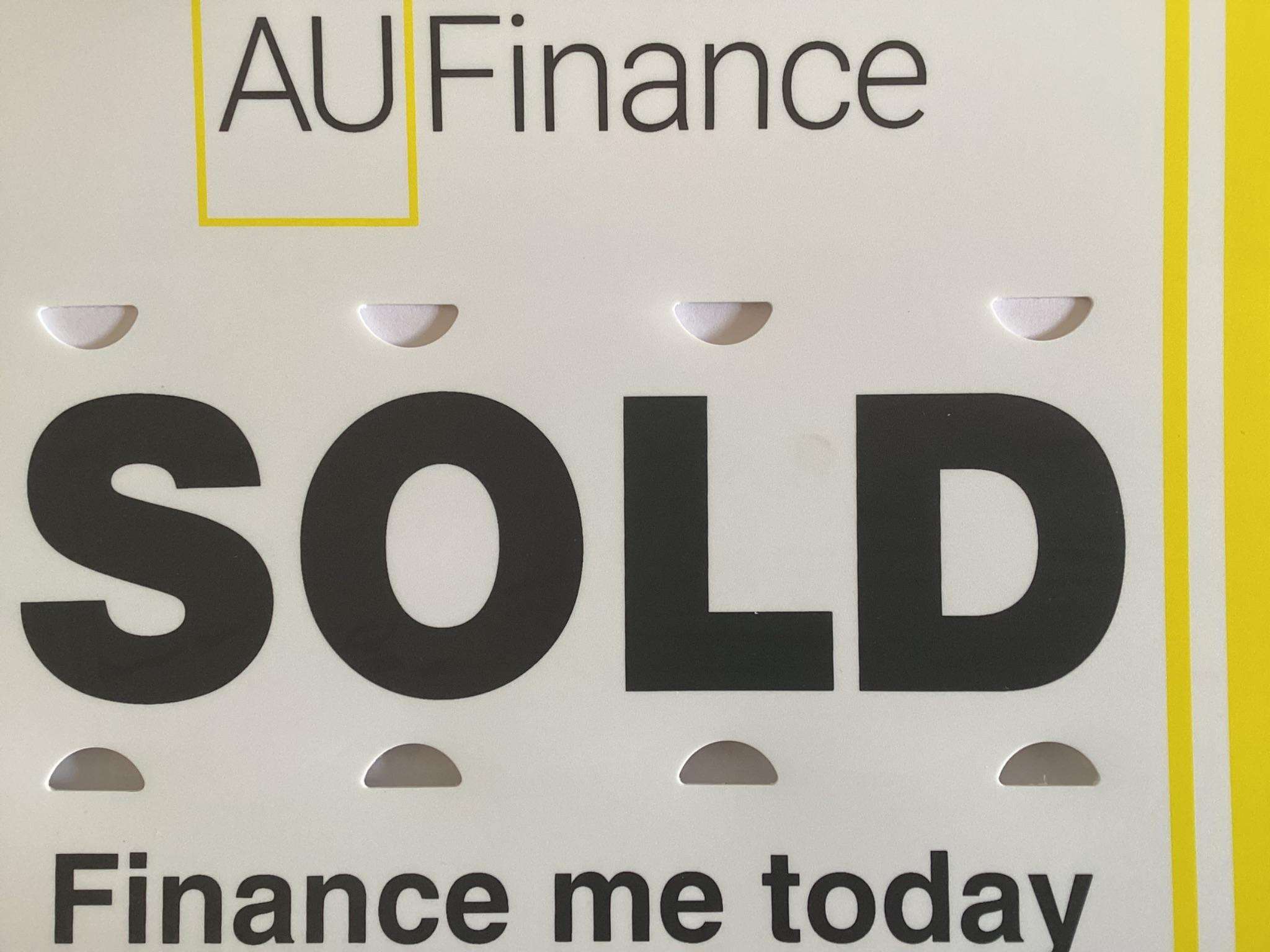 2015 RENAULT CLIO 2015 RENAULT CLIO