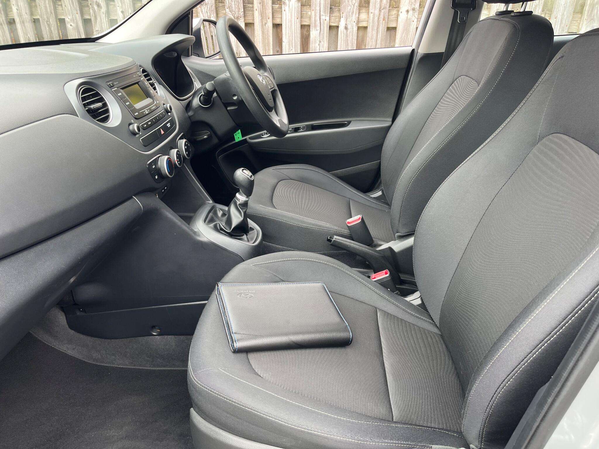 2017 HYUNDAI I10 2017 HYUNDAI I10