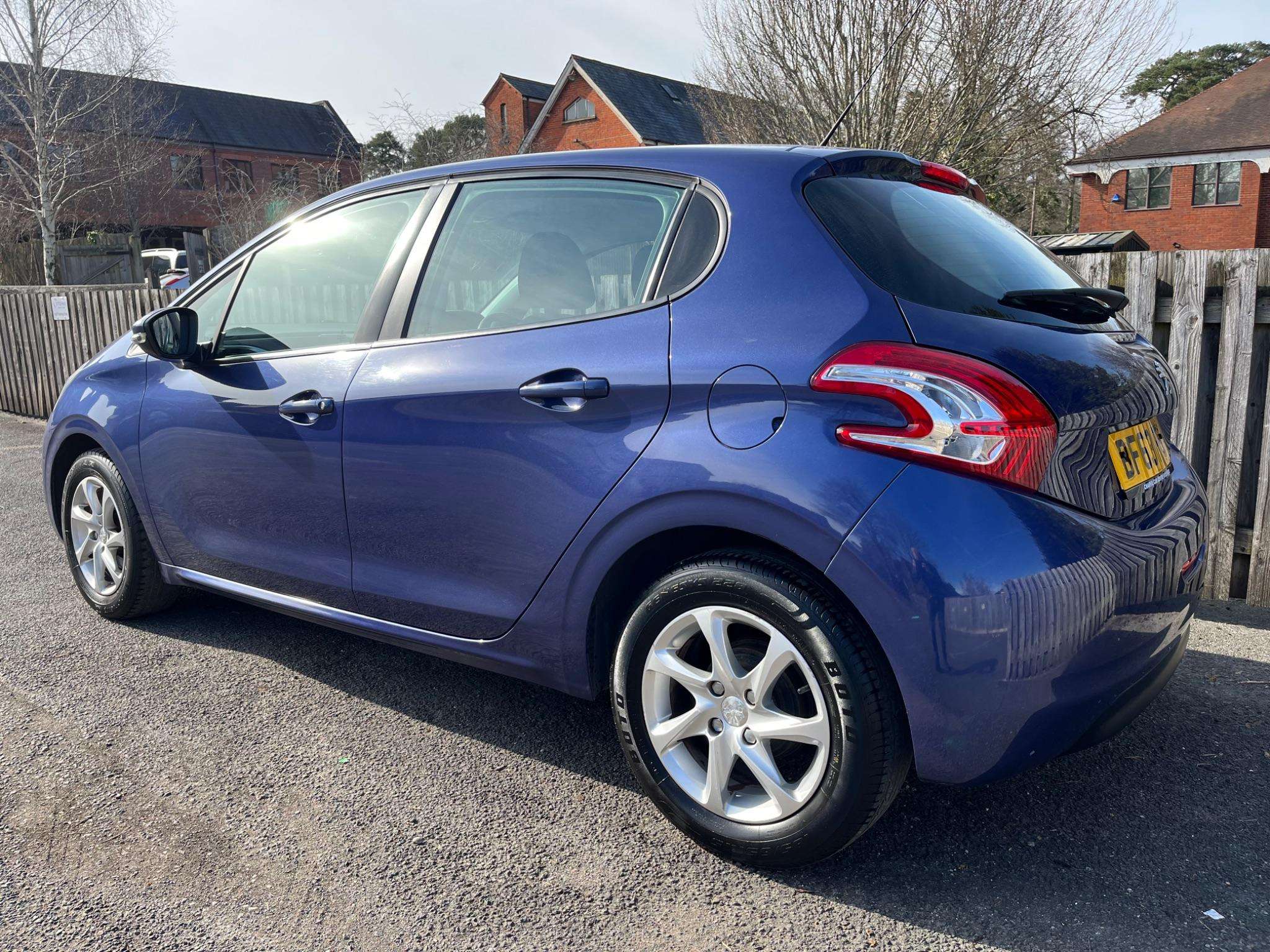 2013 PEUGEOT 208 2013 PEUGEOT 208