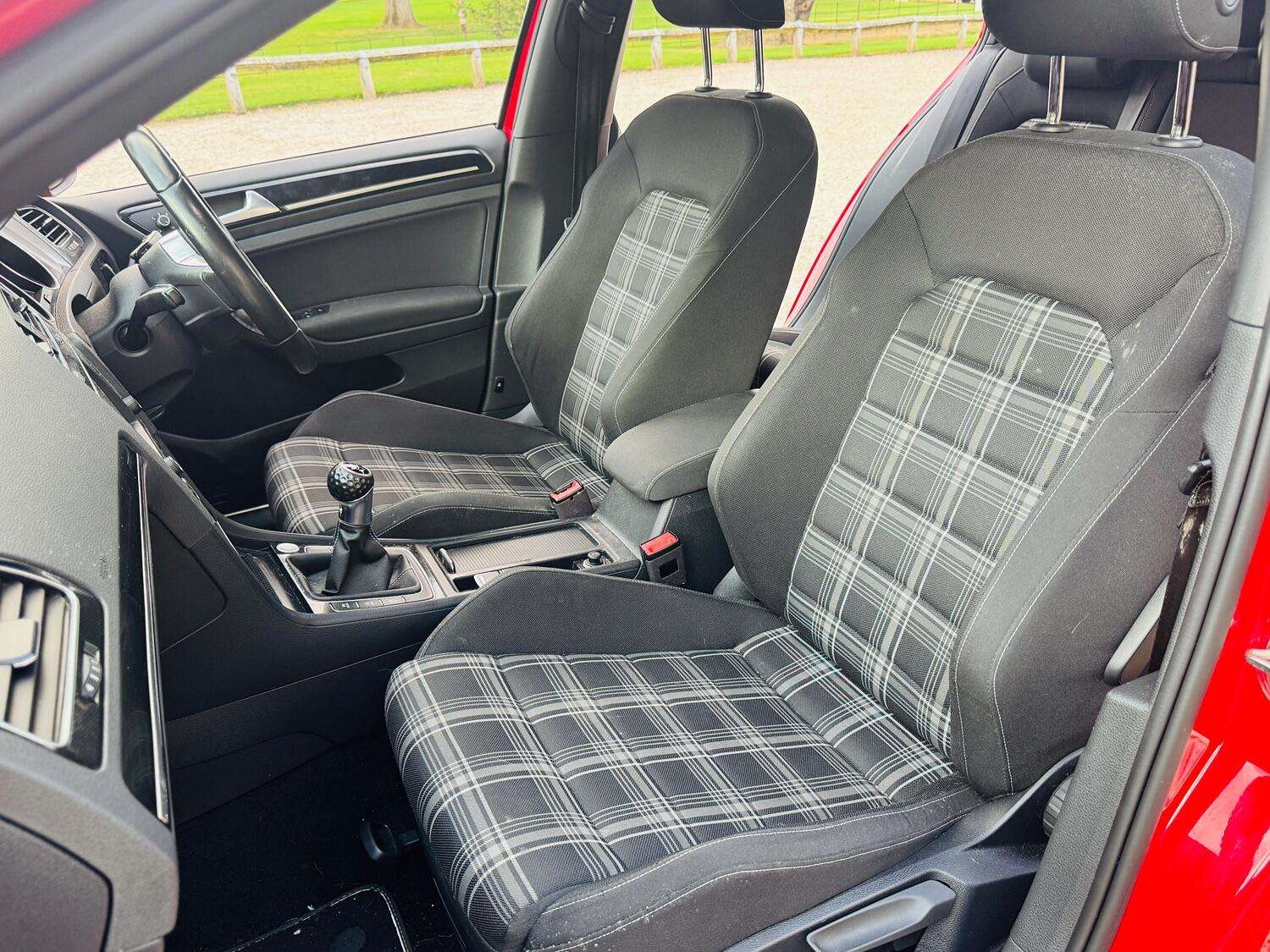 2016 VOLKSWAGEN GOLF 2016 VOLKSWAGEN GOLF