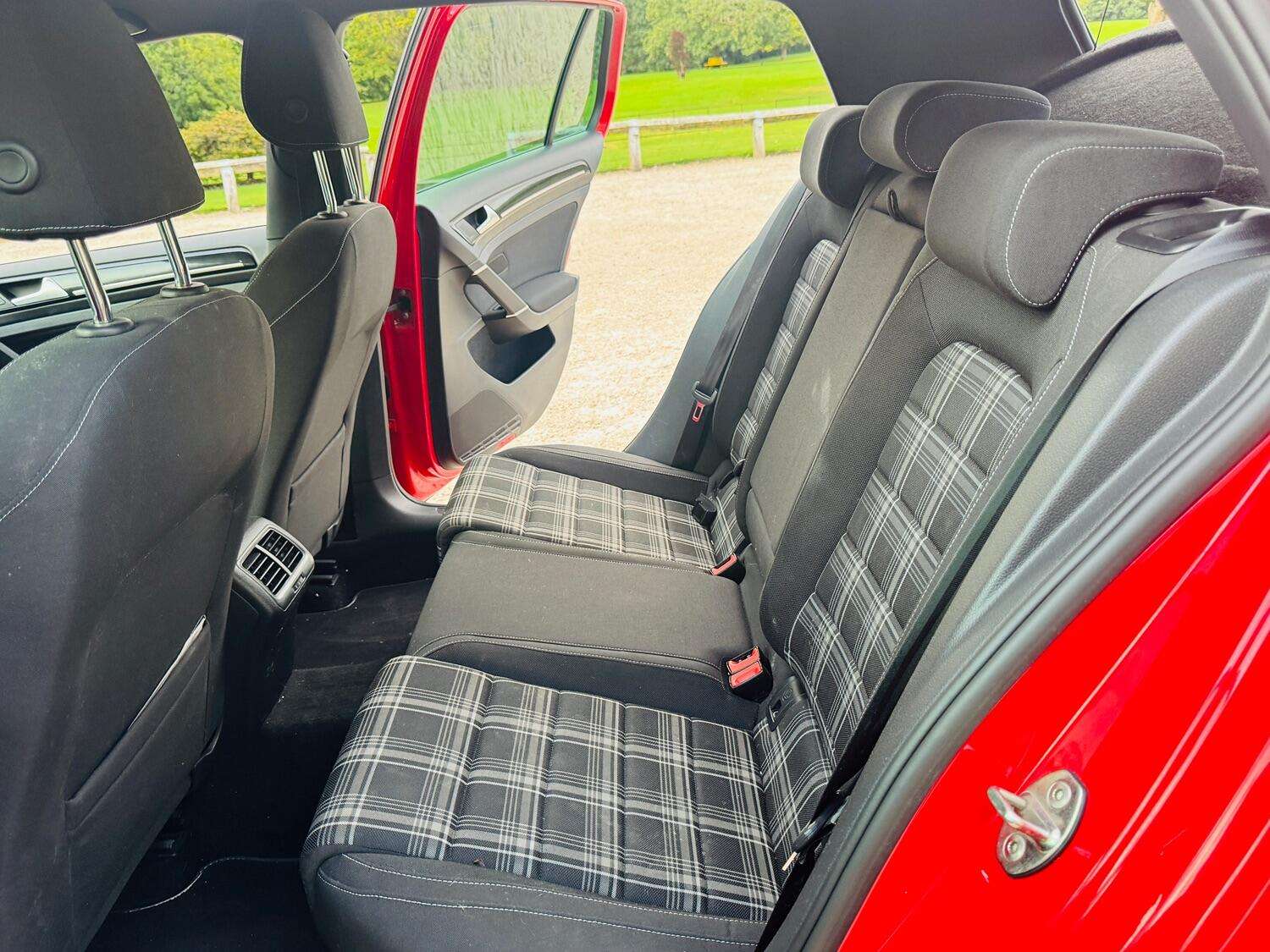 2016 VOLKSWAGEN GOLF 2016 VOLKSWAGEN GOLF