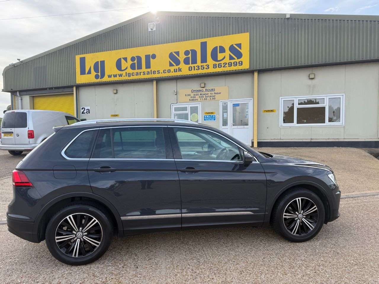 2017 VOLKSWAGEN TIGUAN 2017 VOLKSWAGEN TIGUAN