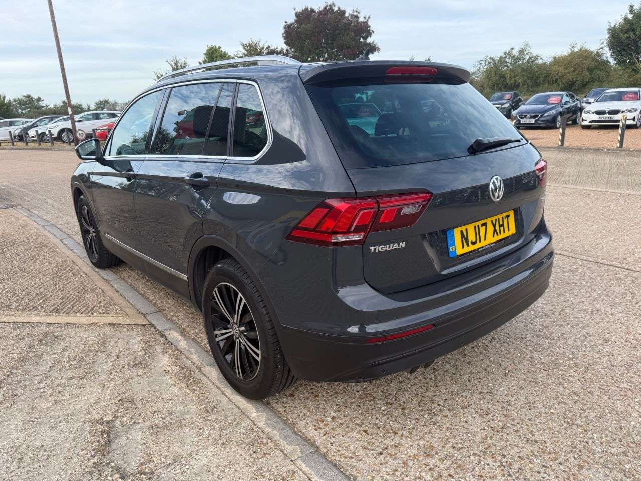2017 VOLKSWAGEN TIGUAN 2017 VOLKSWAGEN TIGUAN