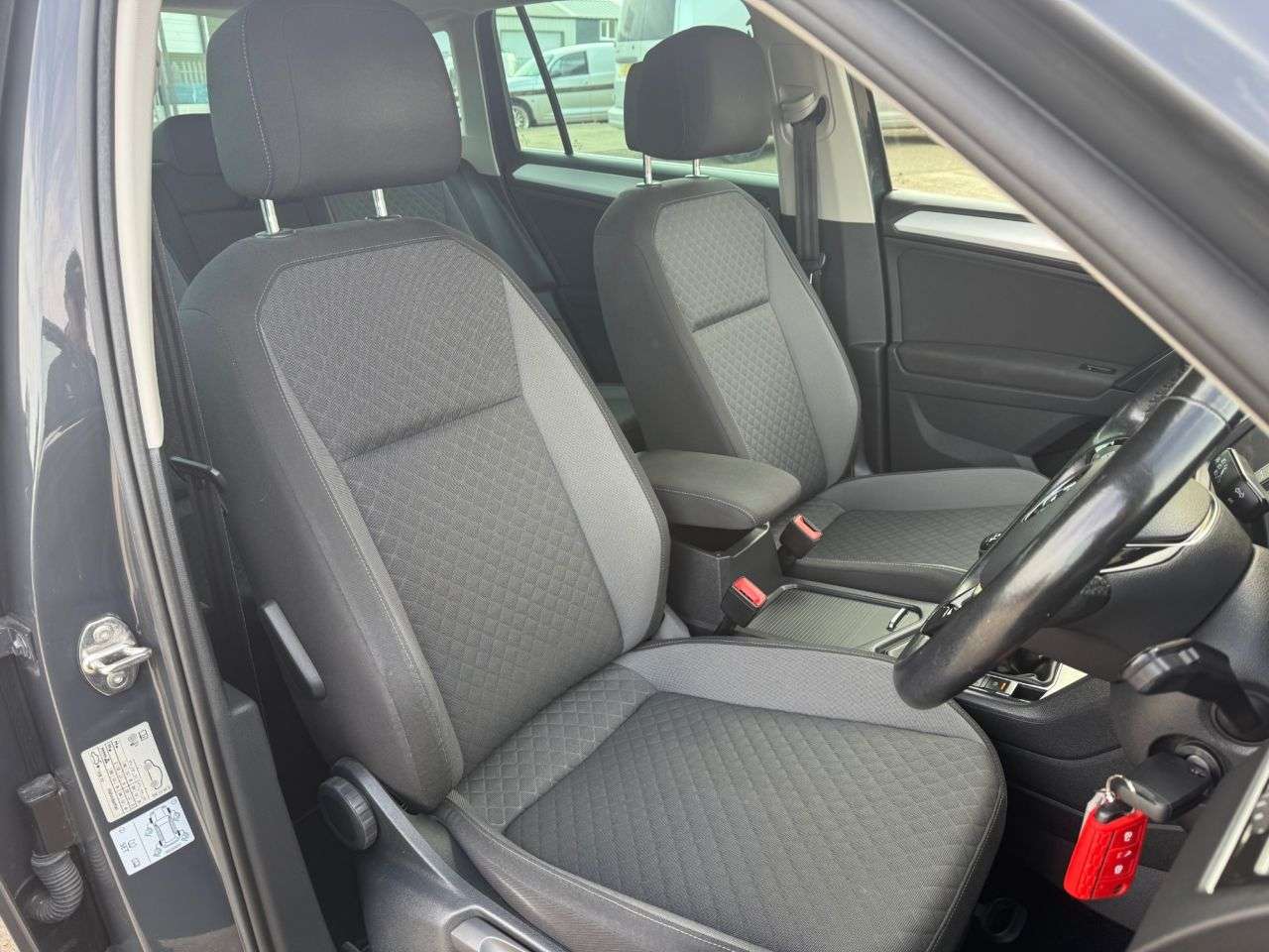 2017 VOLKSWAGEN TIGUAN 2017 VOLKSWAGEN TIGUAN