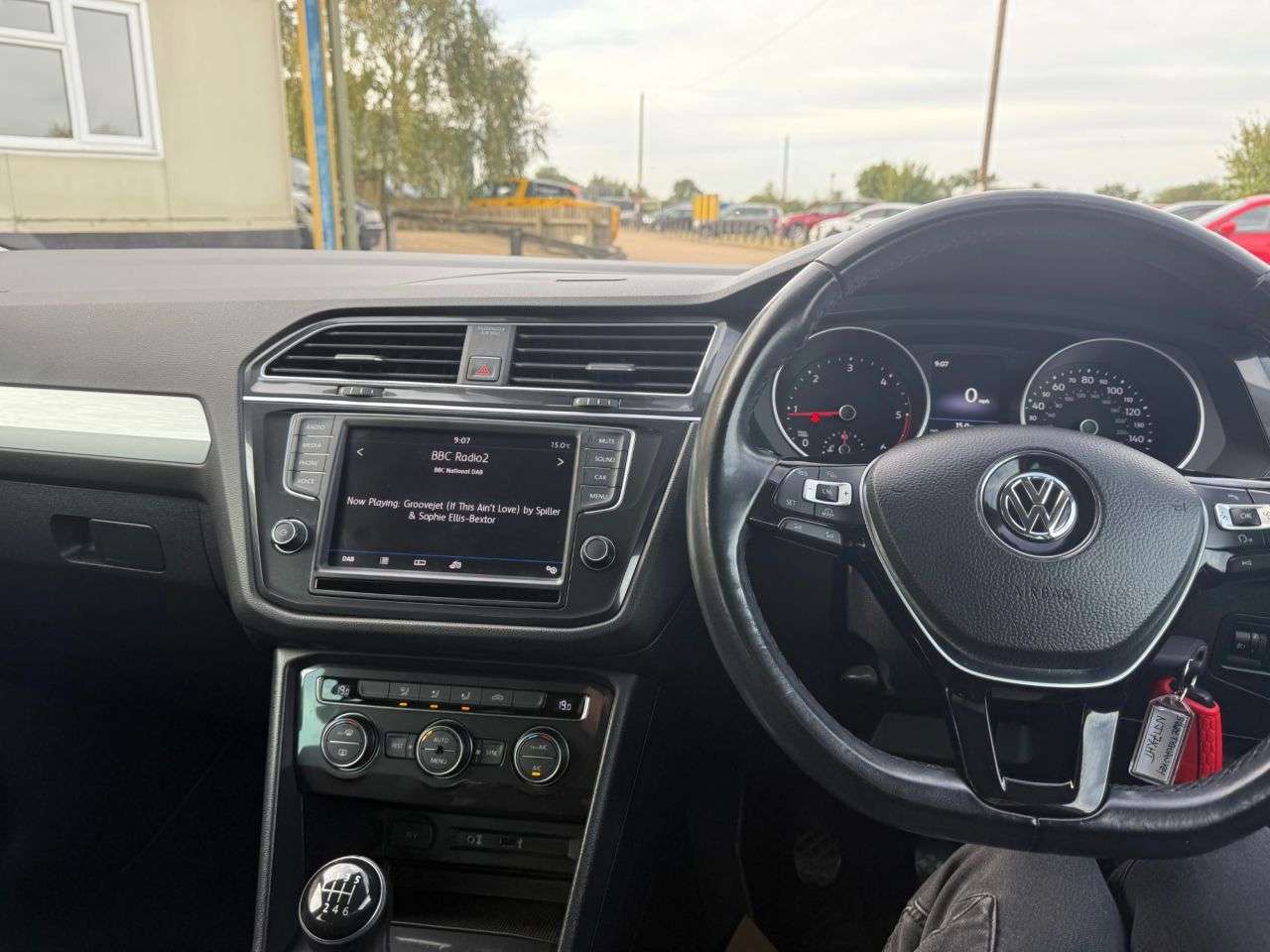 2017 VOLKSWAGEN TIGUAN 2017 VOLKSWAGEN TIGUAN