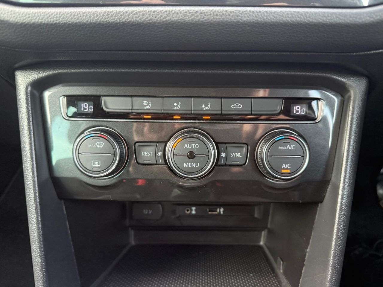 2017 VOLKSWAGEN TIGUAN 2017 VOLKSWAGEN TIGUAN