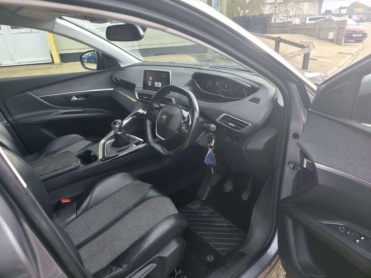 2017 PEUGEOT 3008 2017 PEUGEOT 3008