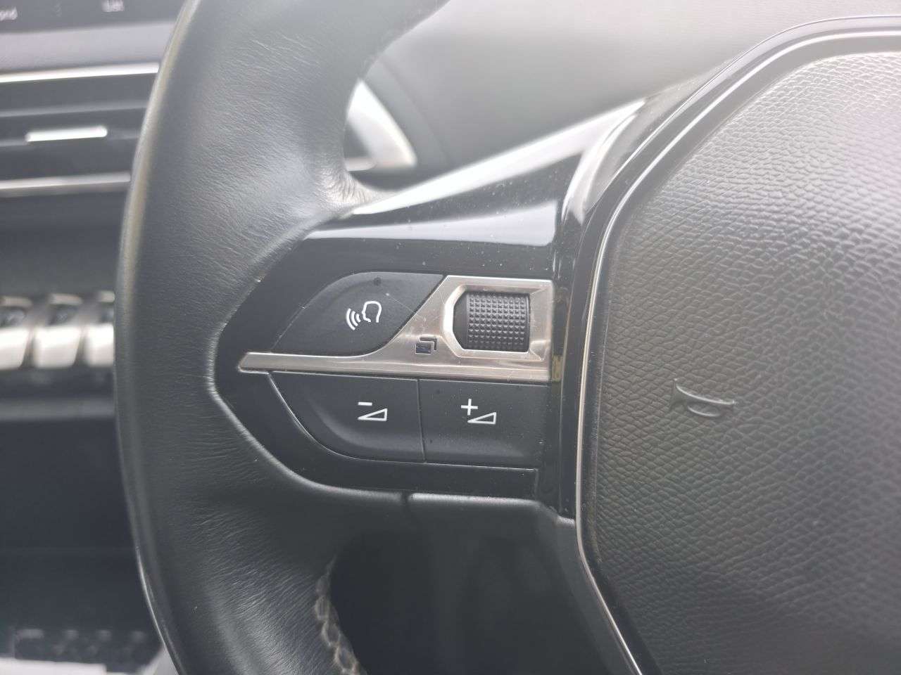 2017 PEUGEOT 3008 2017 PEUGEOT 3008