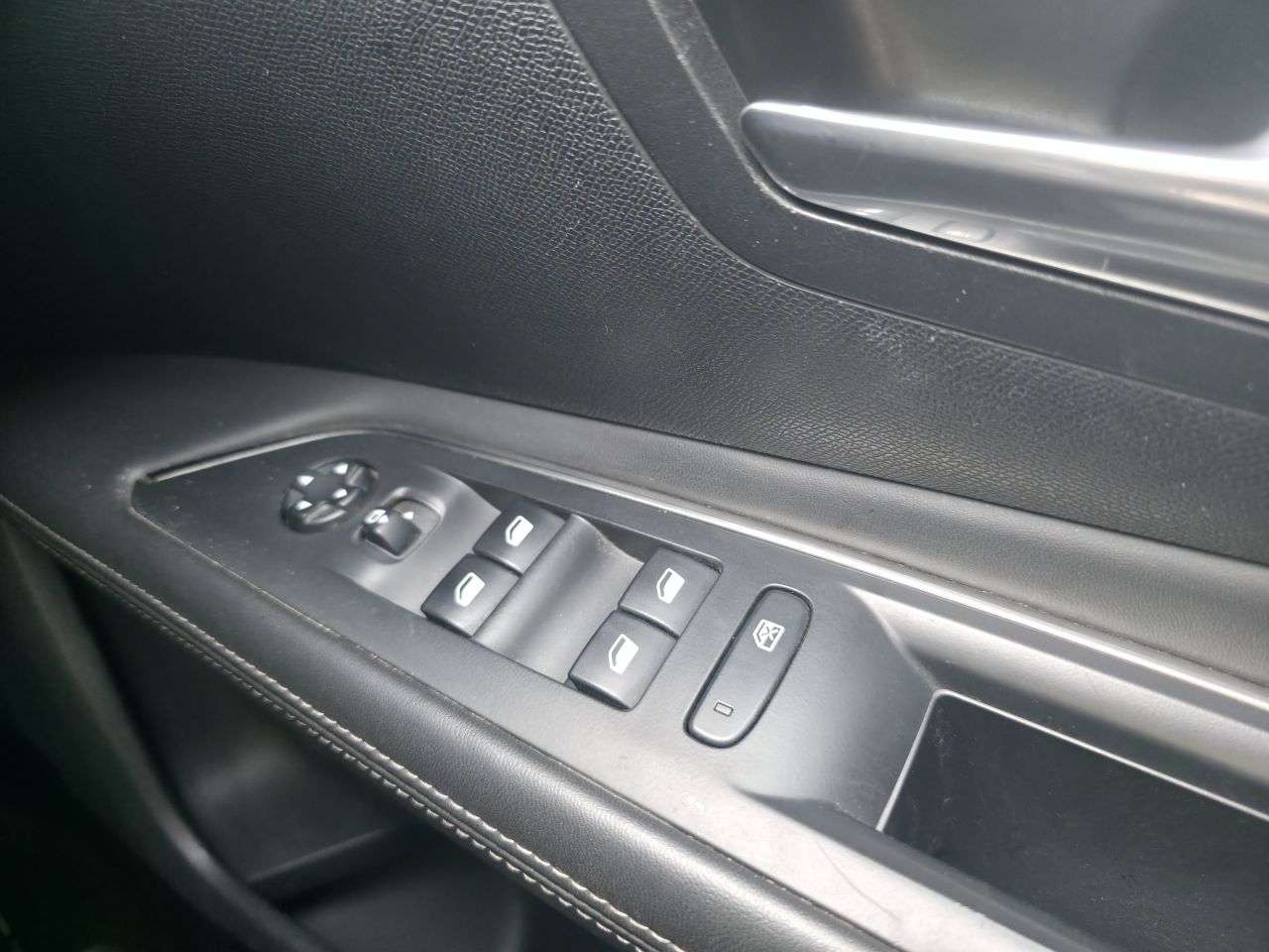 2017 PEUGEOT 3008 2017 PEUGEOT 3008