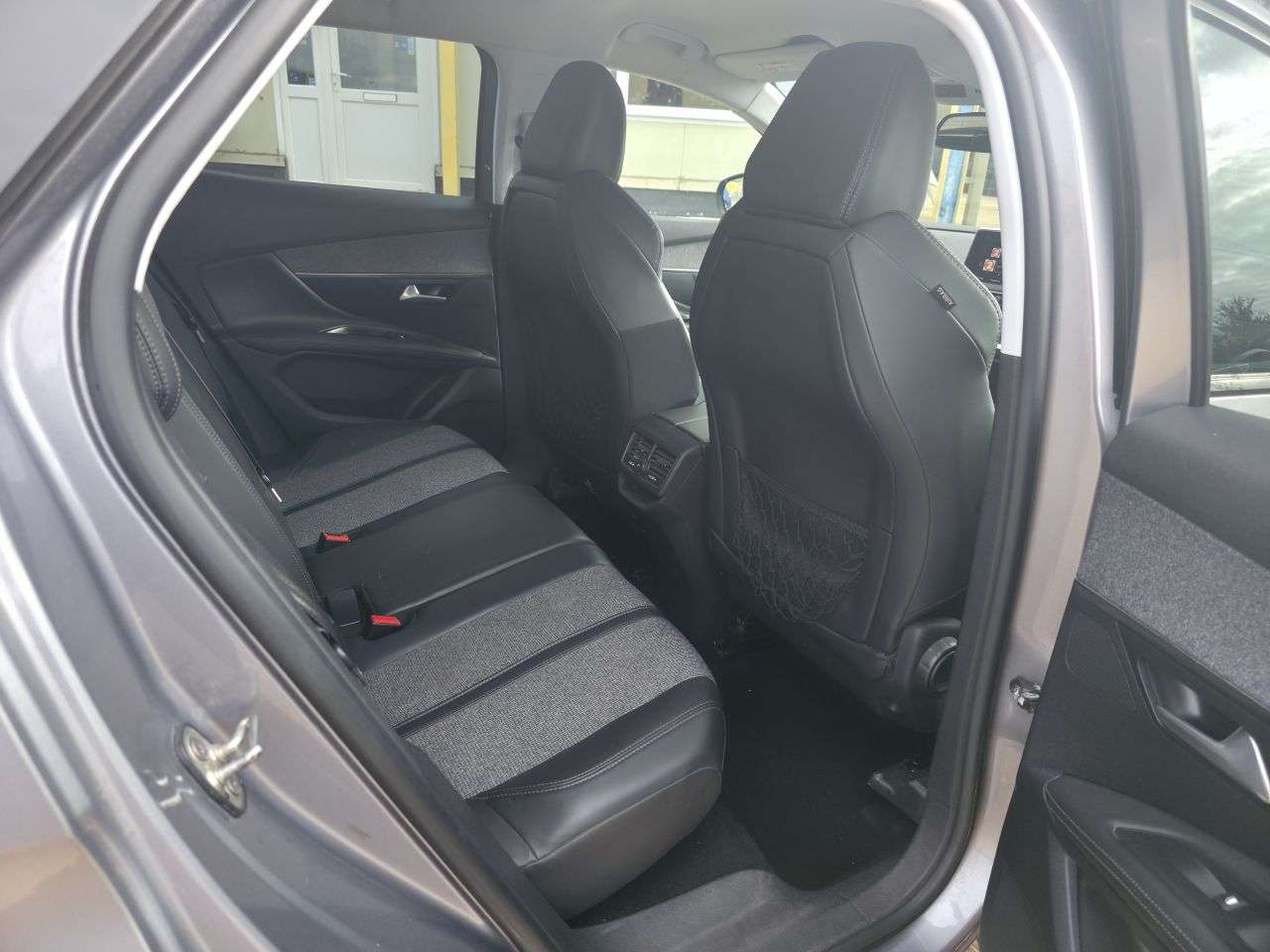 2017 PEUGEOT 3008 2017 PEUGEOT 3008