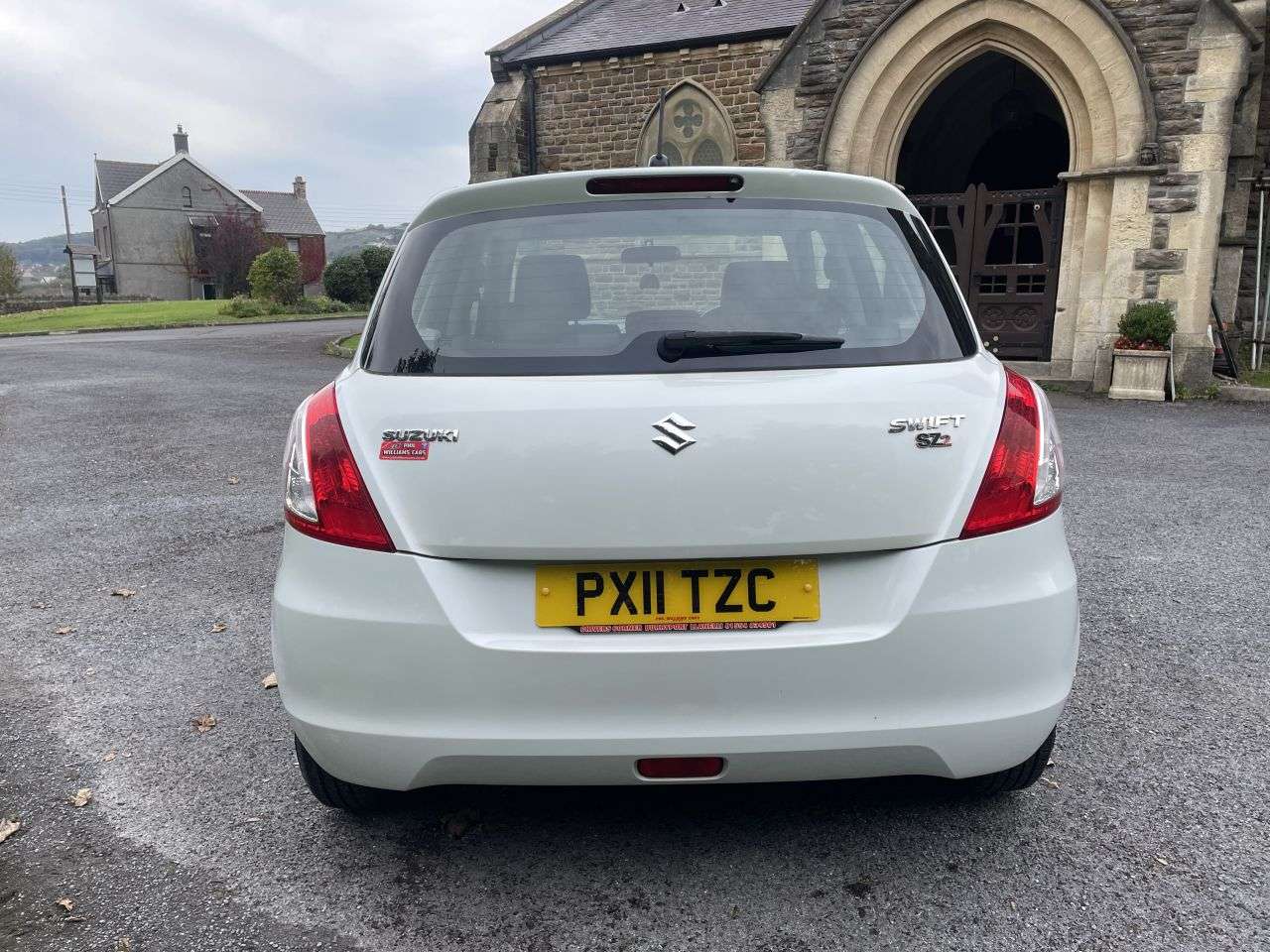 2011 SUZUKI SWIFT 2011 SUZUKI SWIFT