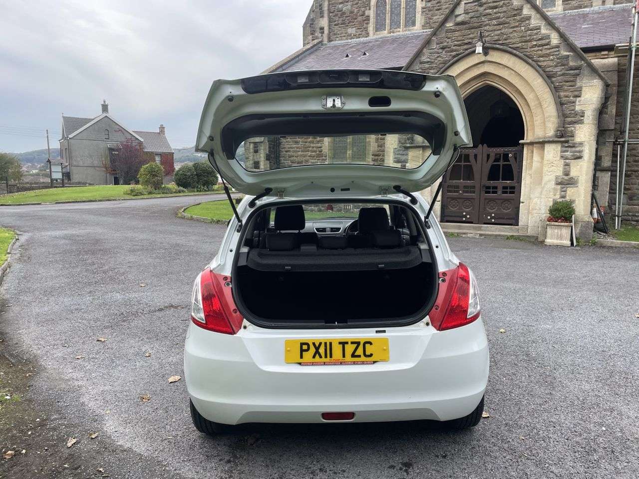 2011 SUZUKI SWIFT 2011 SUZUKI SWIFT