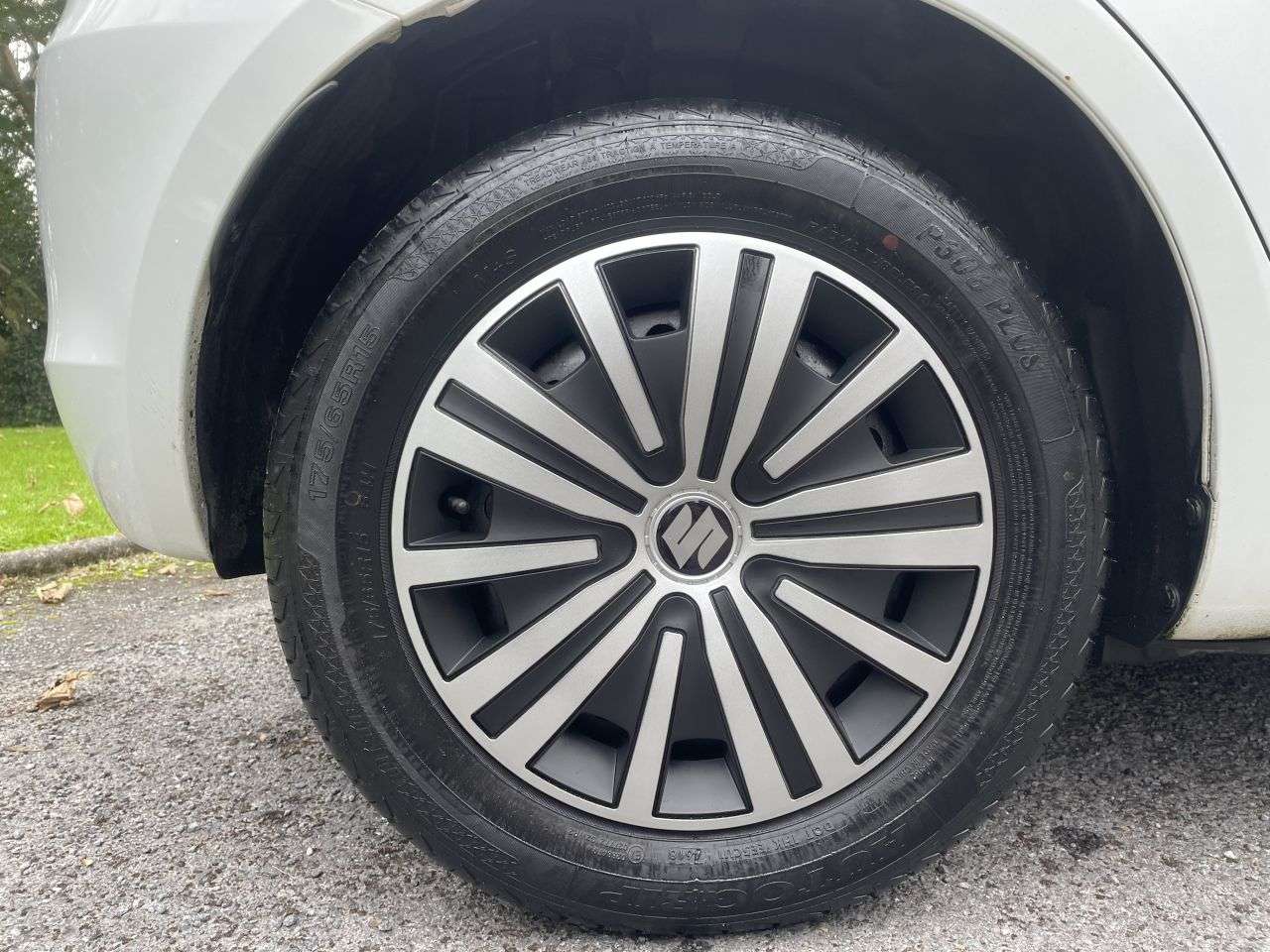 2011 SUZUKI SWIFT 2011 SUZUKI SWIFT