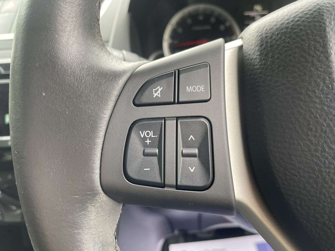 2011 SUZUKI SWIFT 2011 SUZUKI SWIFT