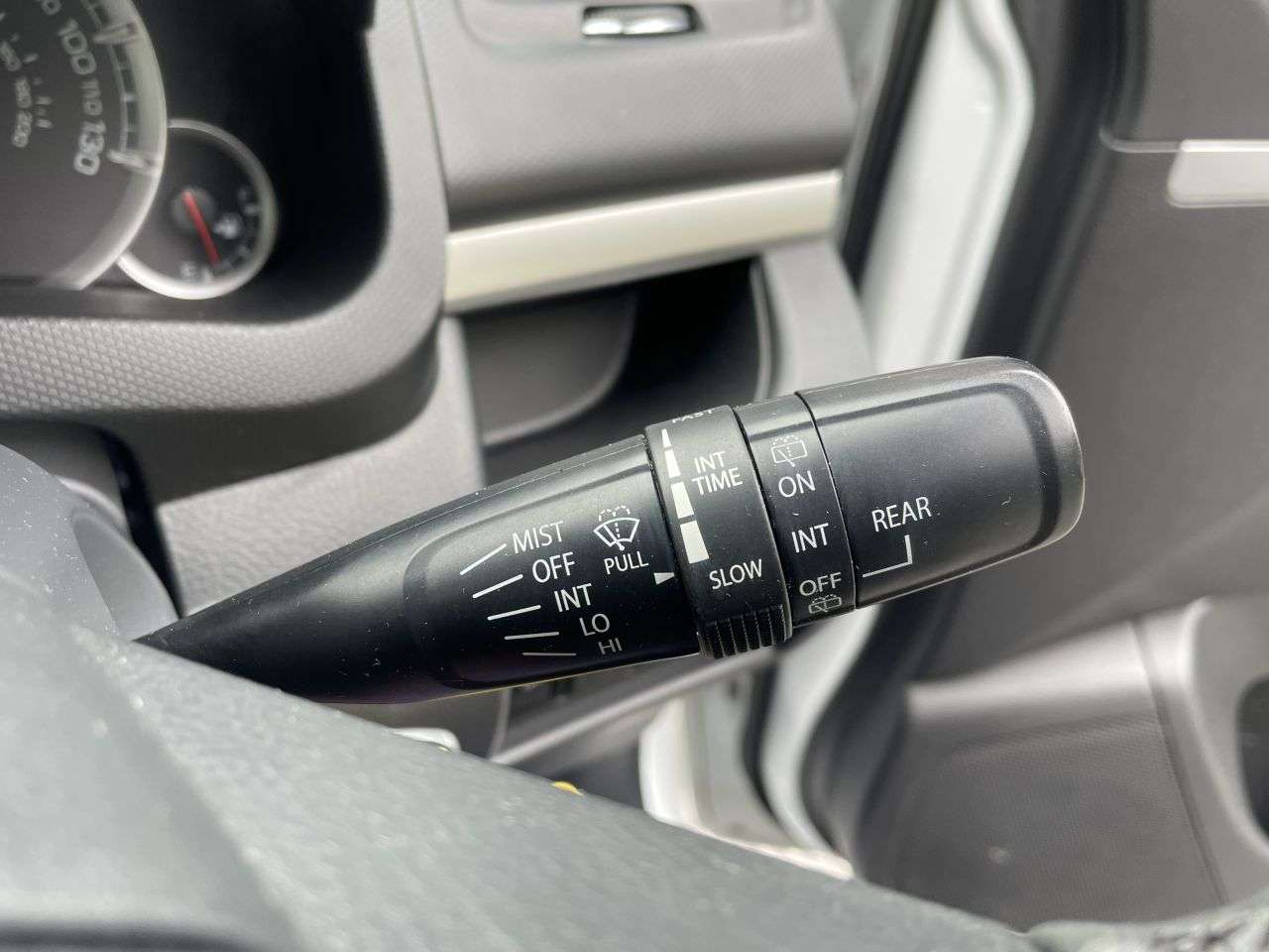 2011 SUZUKI SWIFT 2011 SUZUKI SWIFT