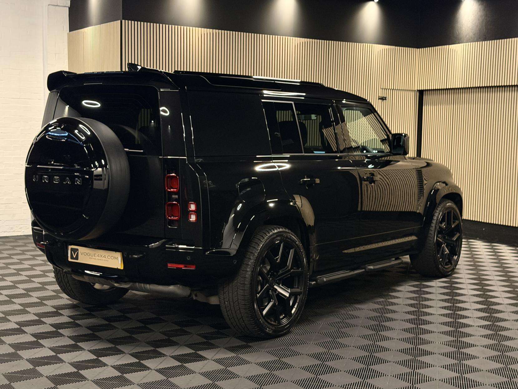 2024 LAND ROVER DEFENDER 110 2024 LAND ROVER DEFENDER 110