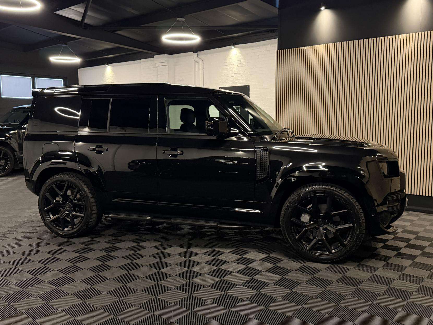 2024 LAND ROVER DEFENDER 110 2024 LAND ROVER DEFENDER 110