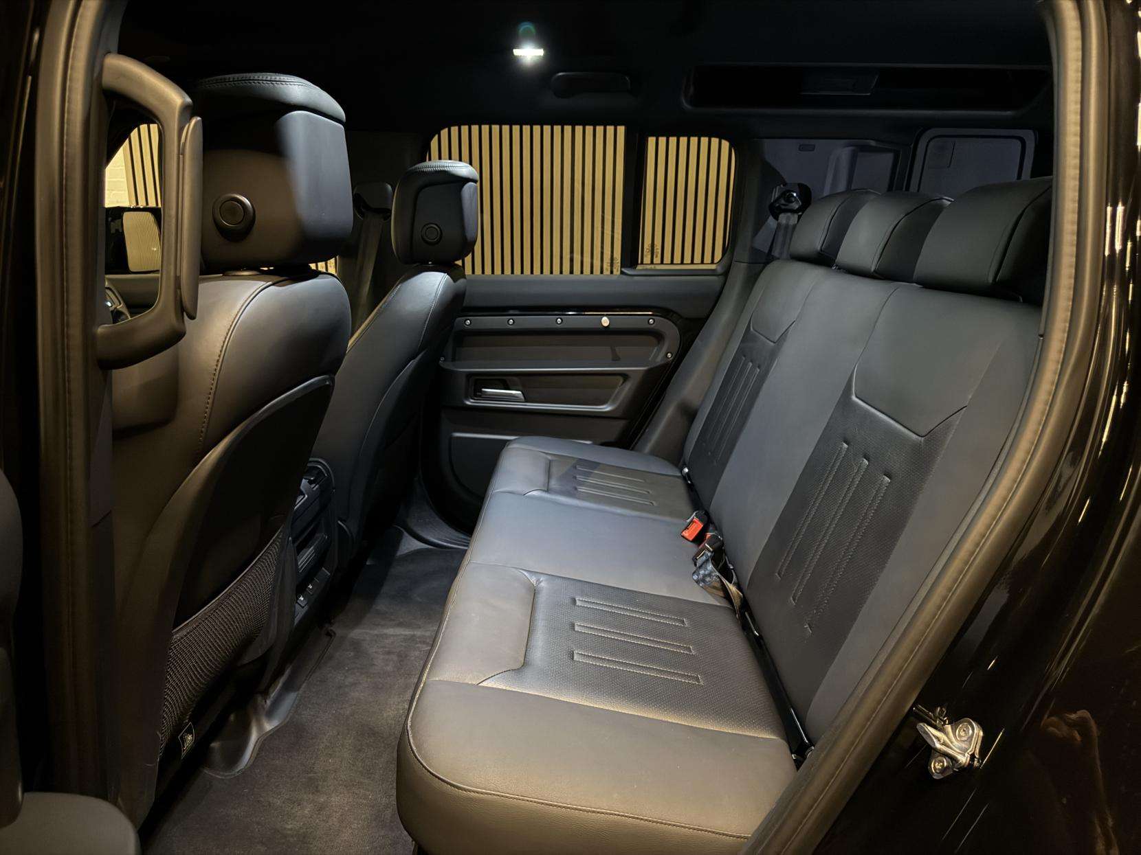 2024 LAND ROVER DEFENDER 110 2024 LAND ROVER DEFENDER 110