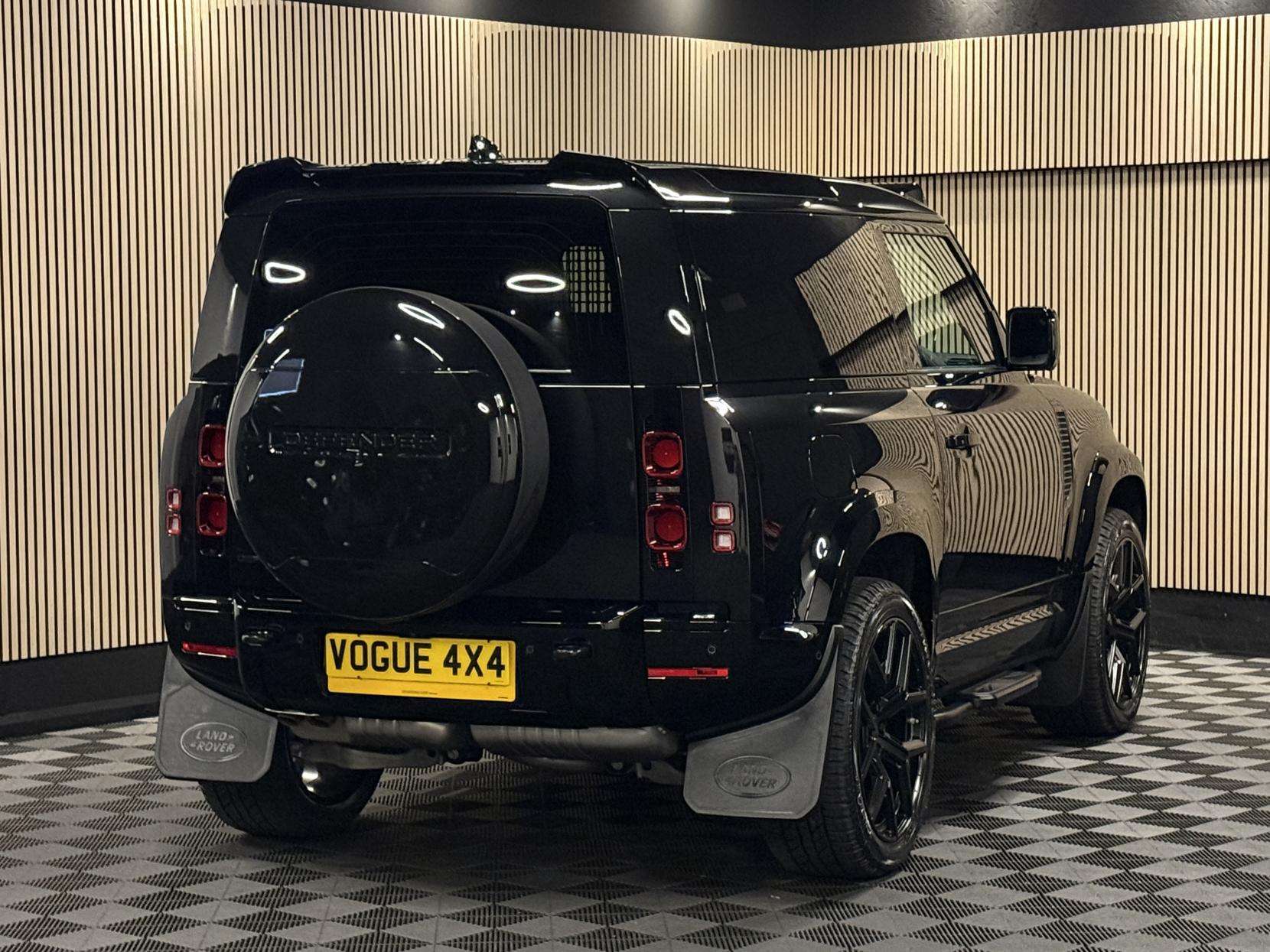 2025 LAND ROVER DEFENDER 90 2025 LAND ROVER DEFENDER 90