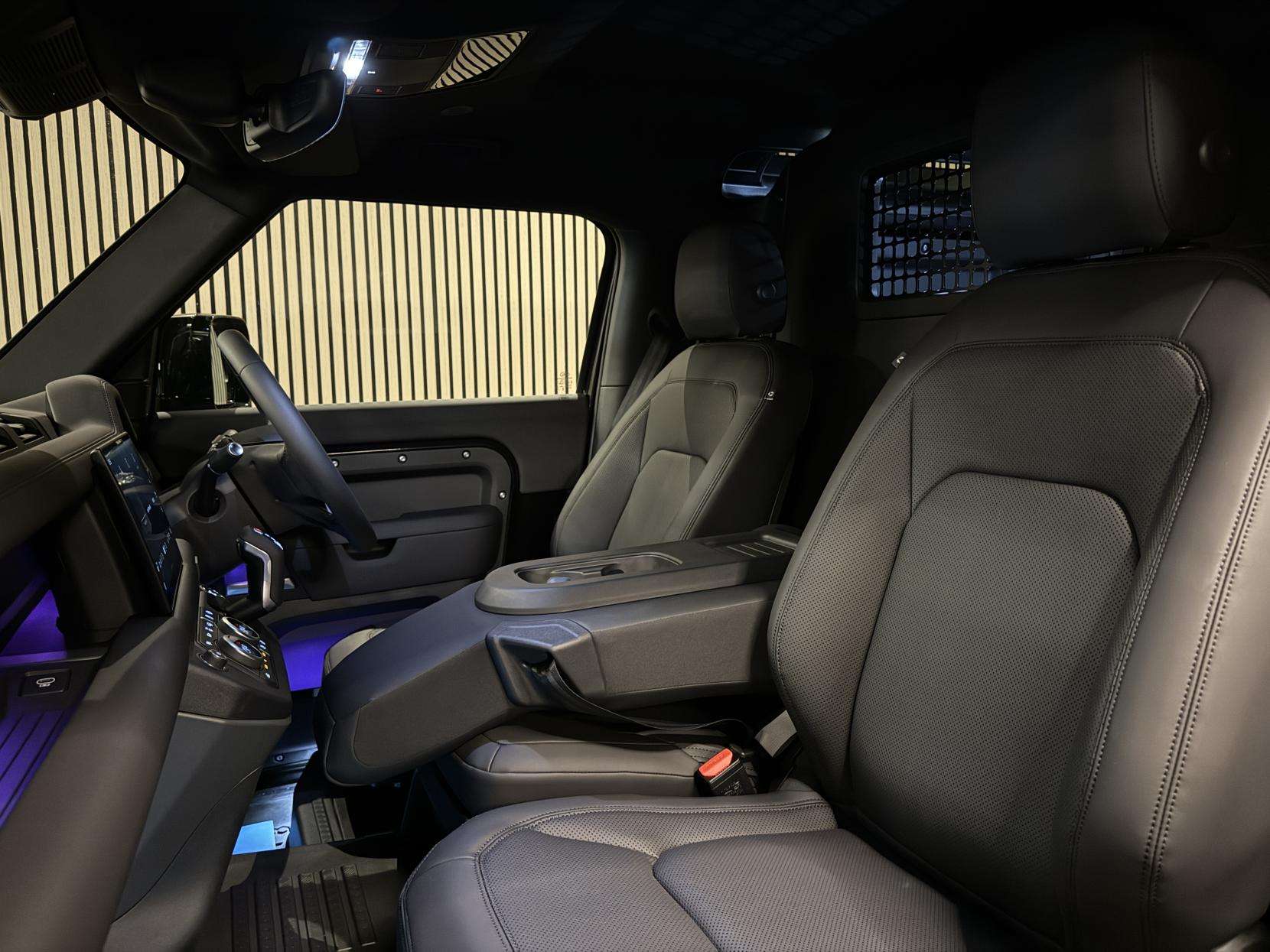 2025 LAND ROVER DEFENDER 90 2025 LAND ROVER DEFENDER 90