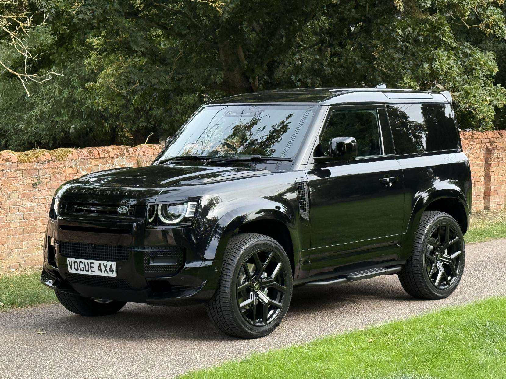 2025 LAND ROVER DEFENDER 90 2025 LAND ROVER DEFENDER 90