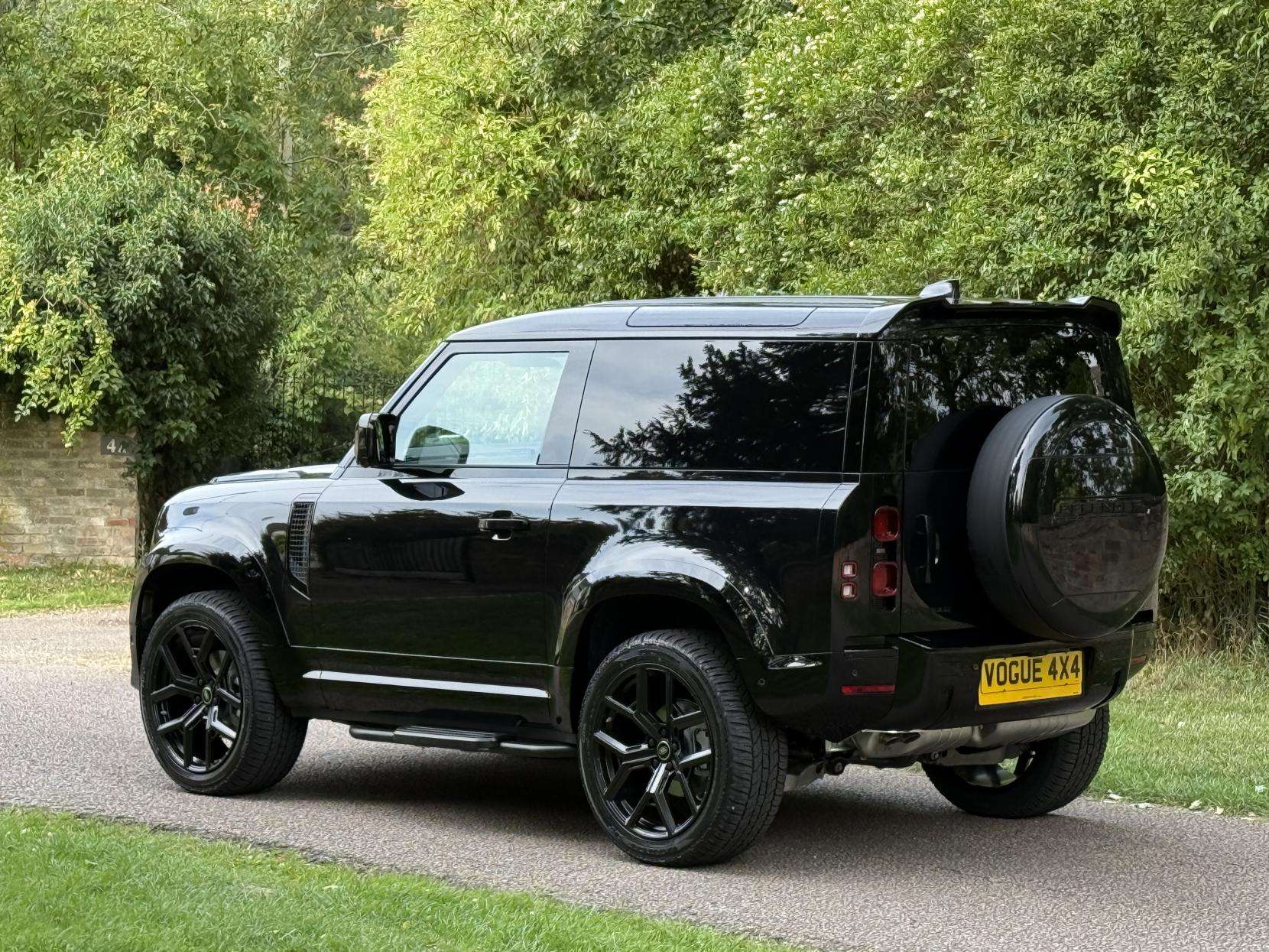 2025 LAND ROVER DEFENDER 90 2025 LAND ROVER DEFENDER 90