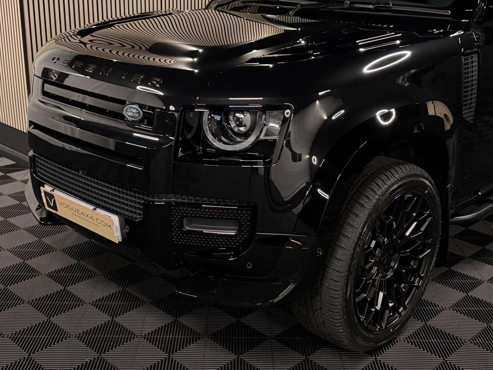 2025 LAND ROVER DEFENDER 90 2025 LAND ROVER DEFENDER 90