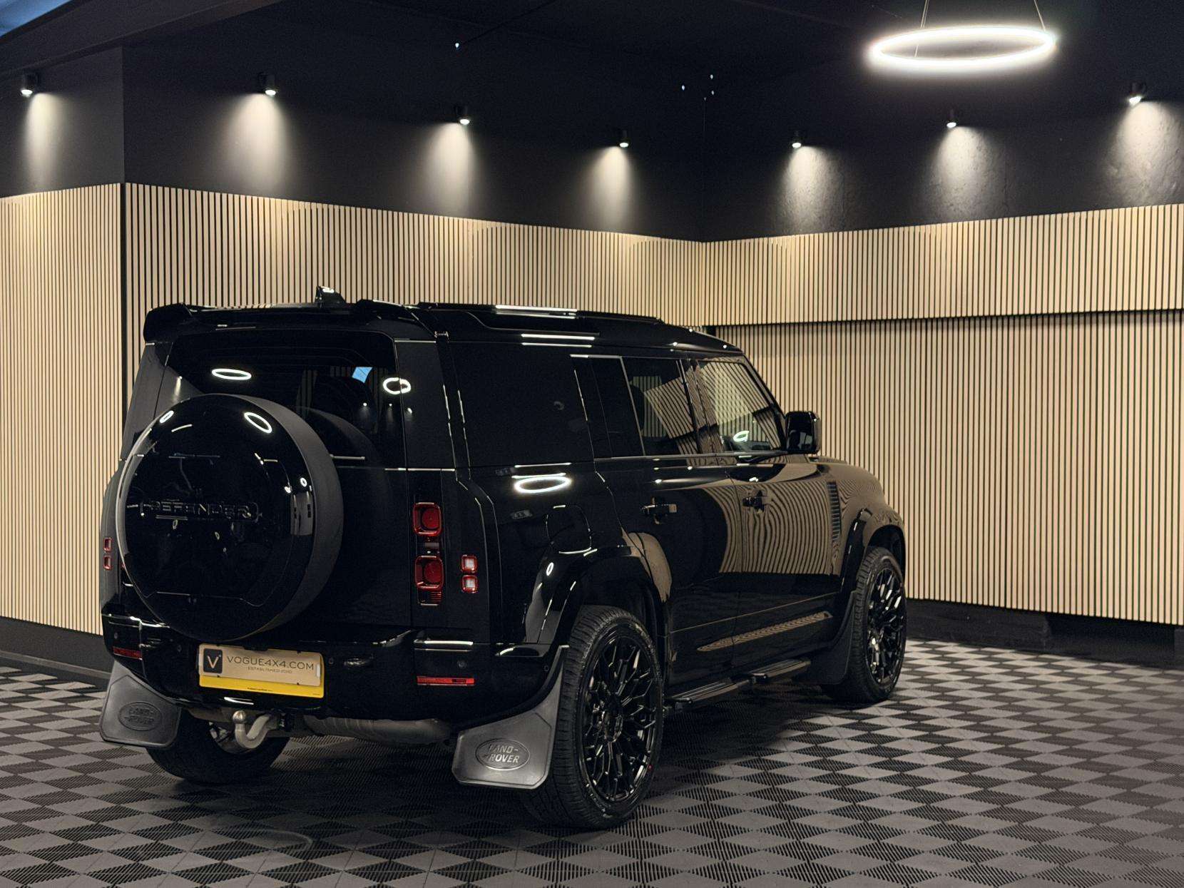 2024 LAND ROVER DEFENDER 110 2024 LAND ROVER DEFENDER 110