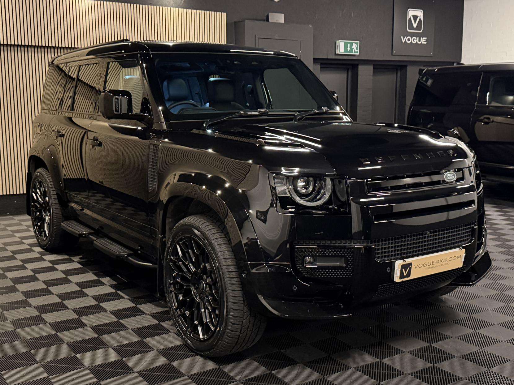 2024 LAND ROVER DEFENDER 110 2024 LAND ROVER DEFENDER 110