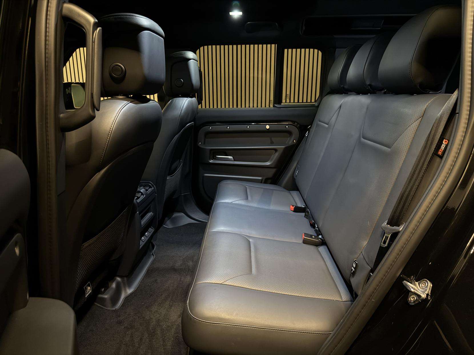 2024 LAND ROVER DEFENDER 110 2024 LAND ROVER DEFENDER 110