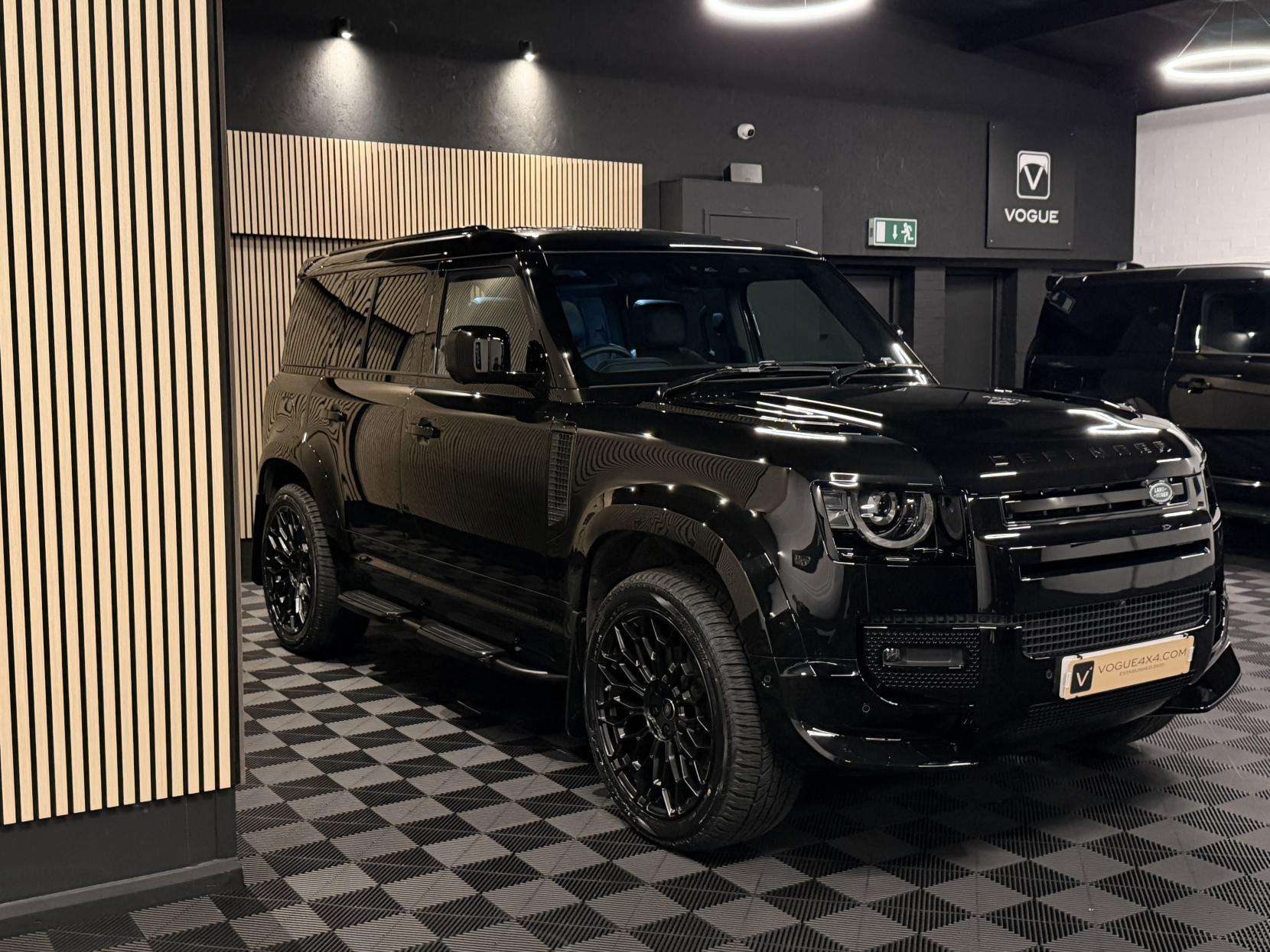 2024 LAND ROVER DEFENDER 110 2024 LAND ROVER DEFENDER 110