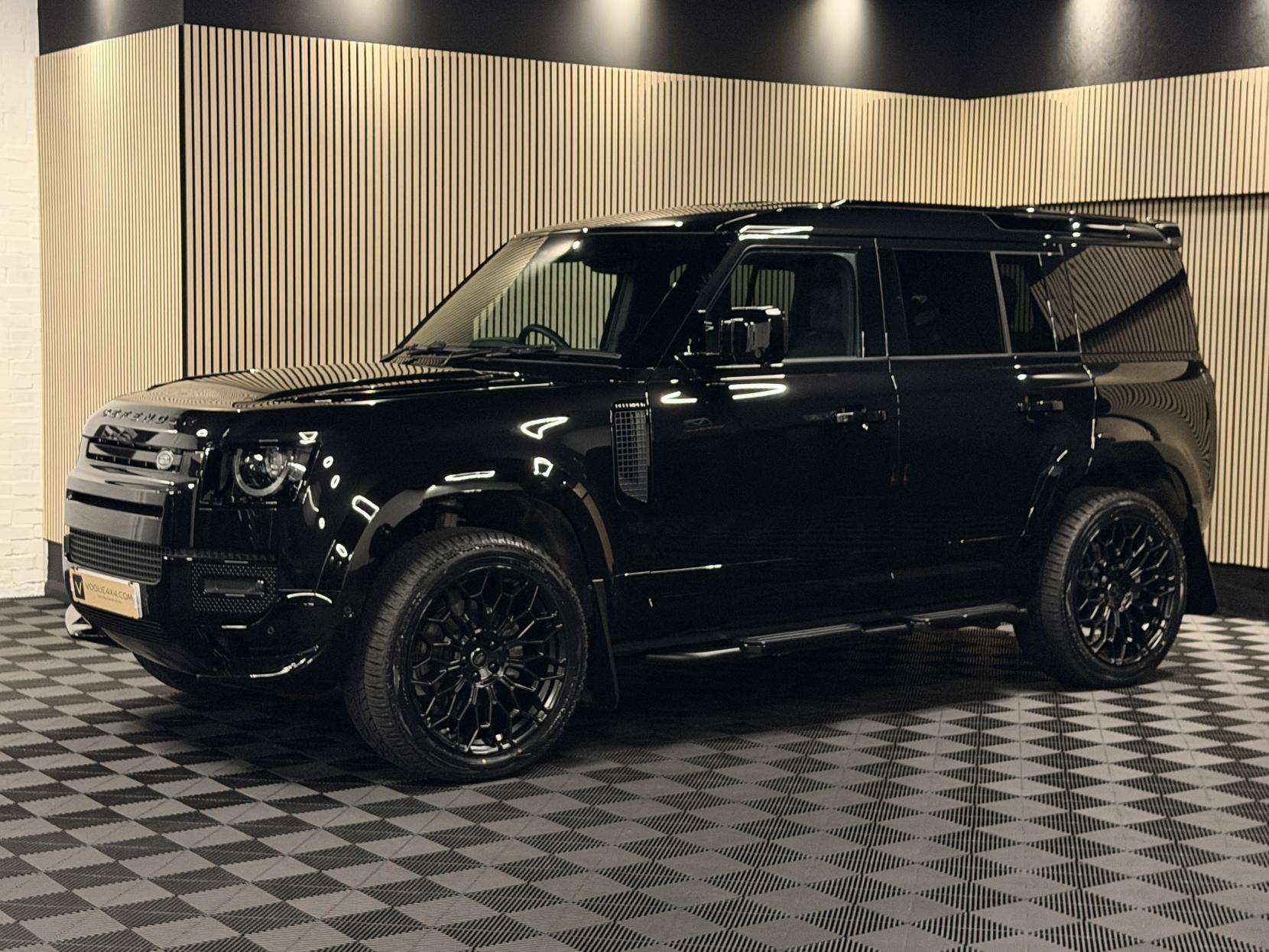 2024 LAND ROVER DEFENDER 110 2024 LAND ROVER DEFENDER 110