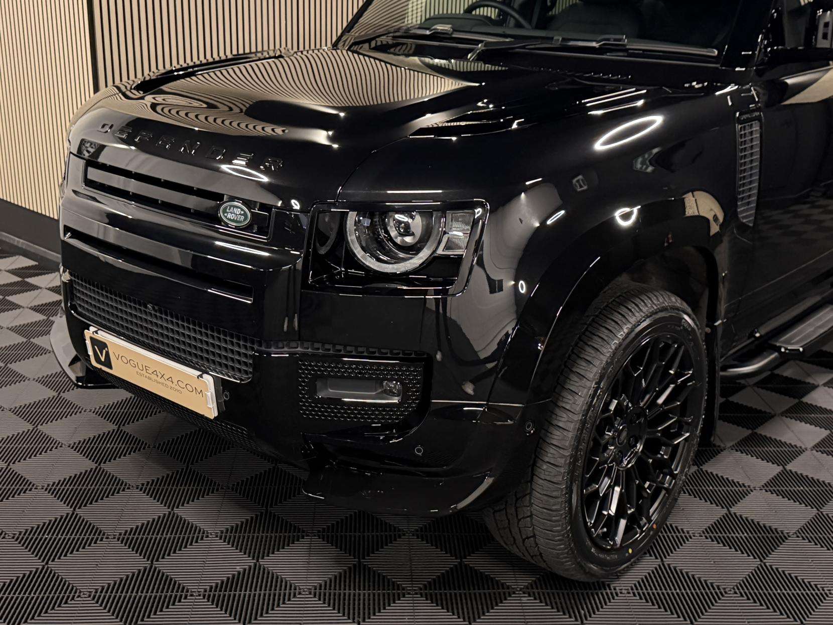 2024 LAND ROVER DEFENDER 110 2024 LAND ROVER DEFENDER 110