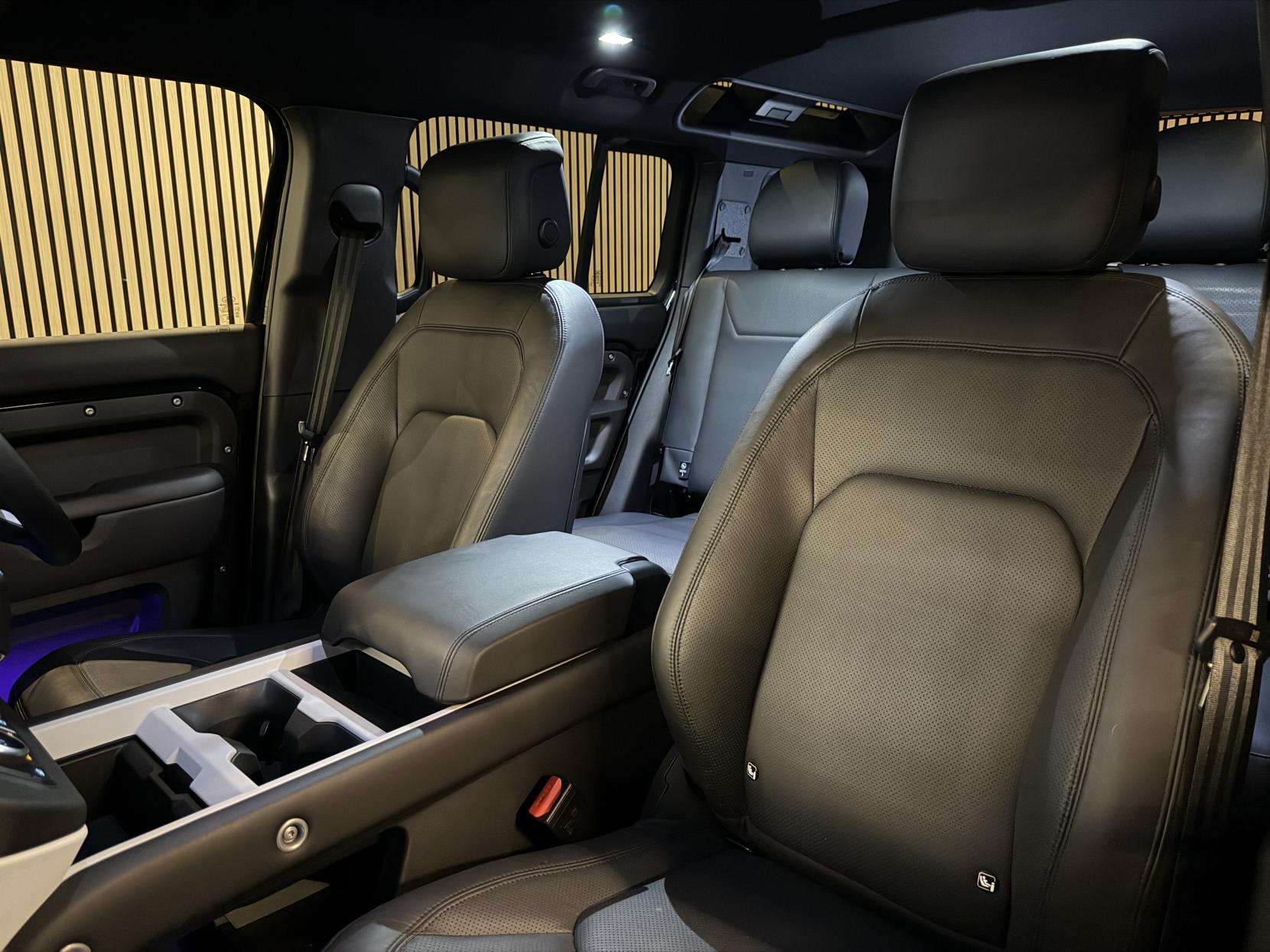 2024 LAND ROVER DEFENDER 110 2024 LAND ROVER DEFENDER 110