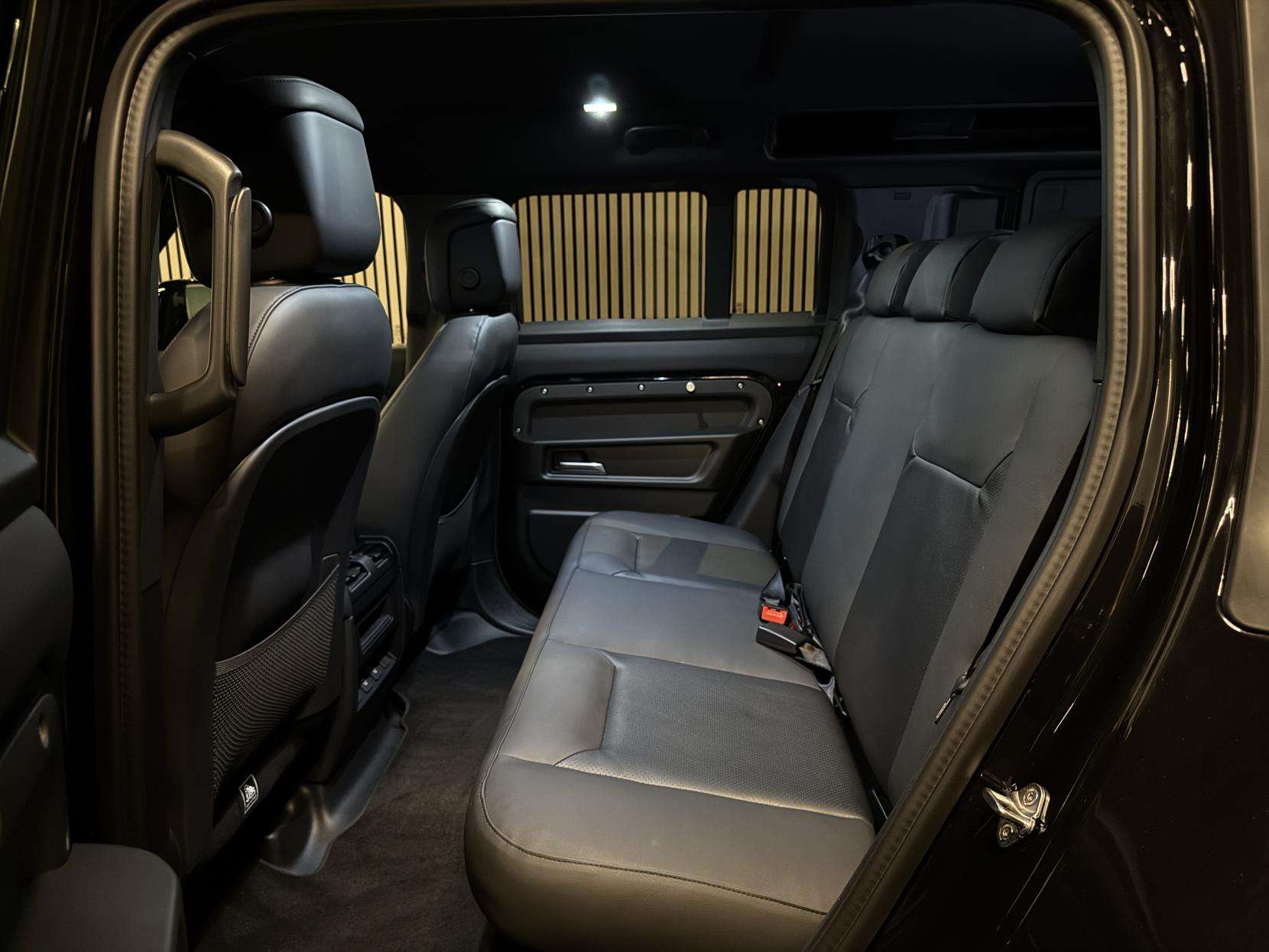 2025 LAND ROVER DEFENDER 110 2025 LAND ROVER DEFENDER 110