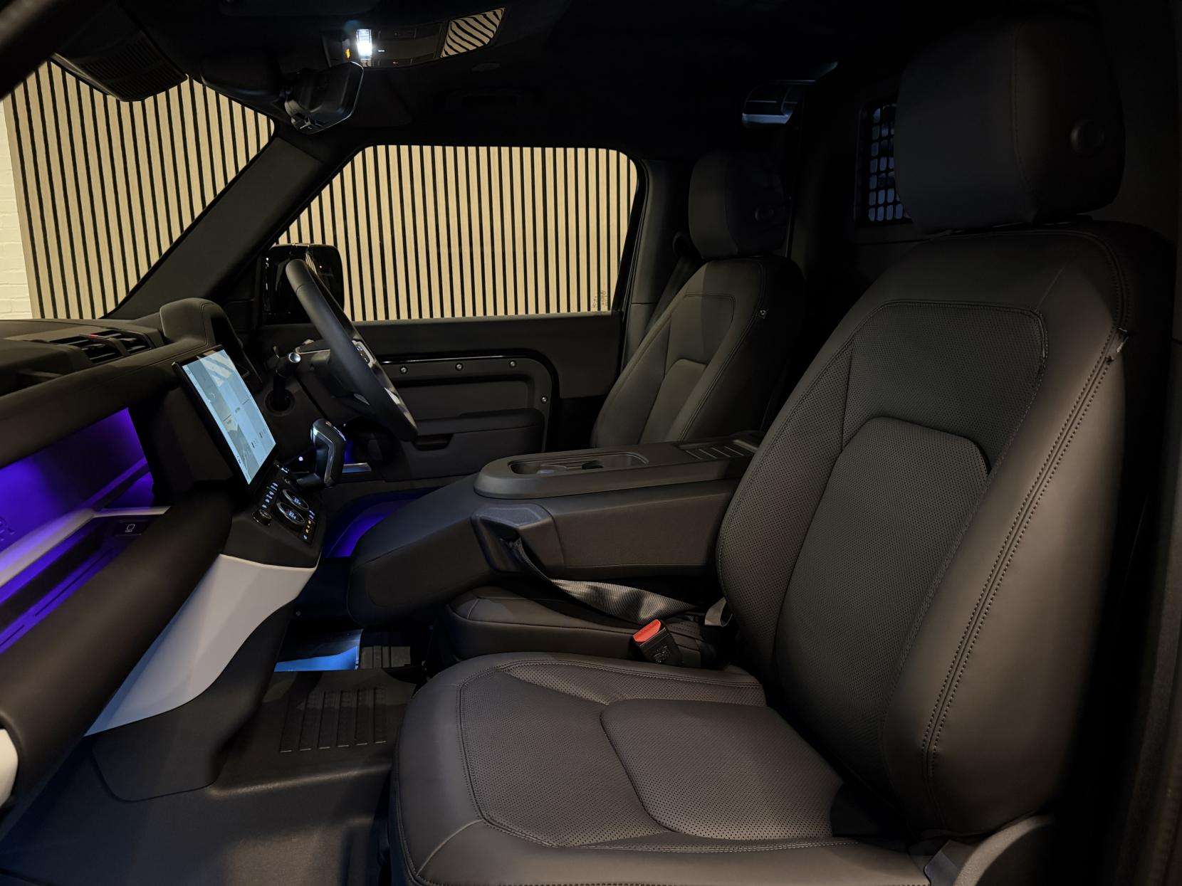 2025 LAND ROVER DEFENDER 90 2025 LAND ROVER DEFENDER 90