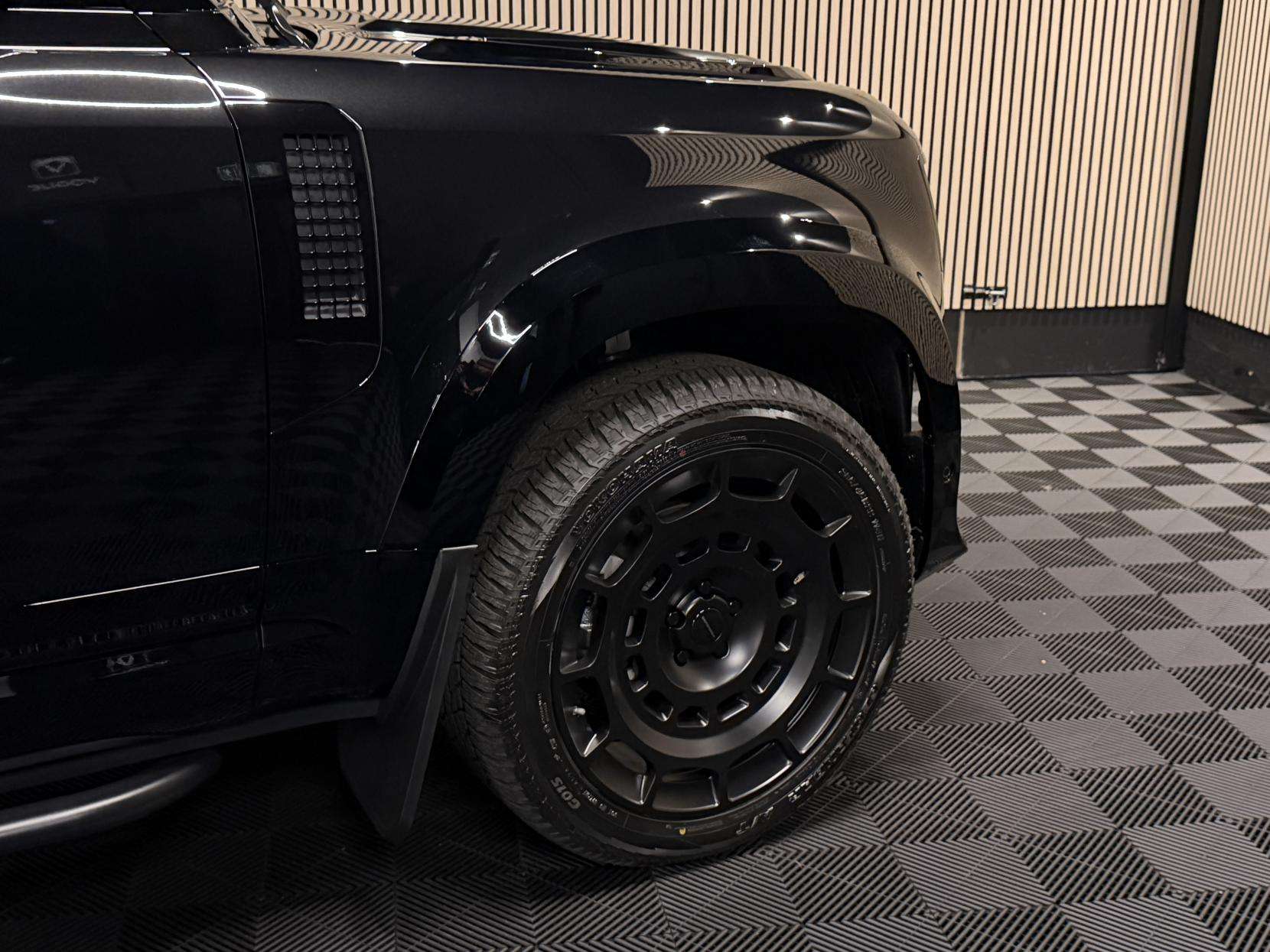 2025 LAND ROVER DEFENDER 90 2025 LAND ROVER DEFENDER 90