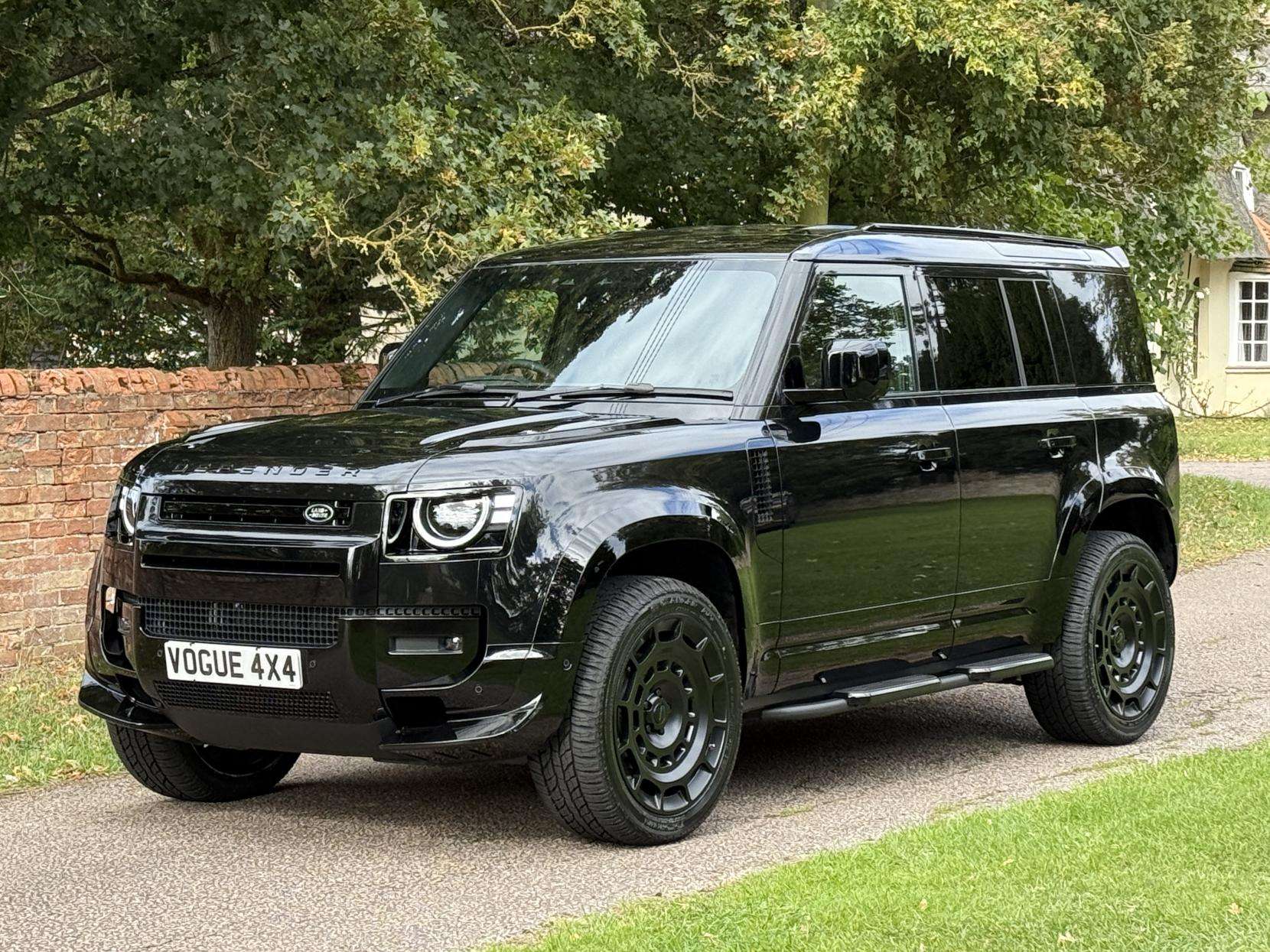 2025 LAND ROVER DEFENDER 110 2025 LAND ROVER DEFENDER 110