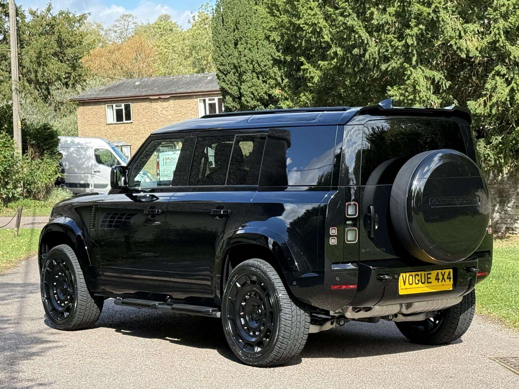 2025 LAND ROVER DEFENDER 110 2025 LAND ROVER DEFENDER 110