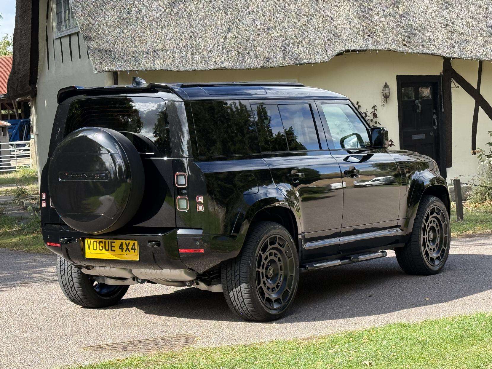 2025 LAND ROVER DEFENDER 110 2025 LAND ROVER DEFENDER 110