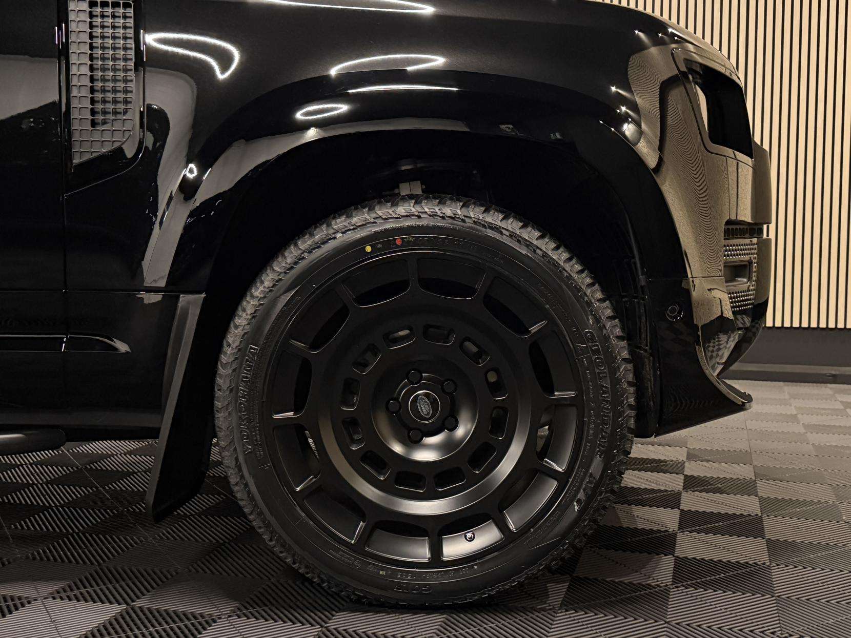 2025 LAND ROVER DEFENDER 90 2025 LAND ROVER DEFENDER 90