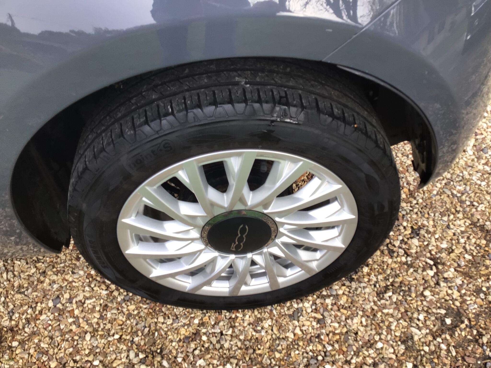 2017 FIAT 500 2017 FIAT 500