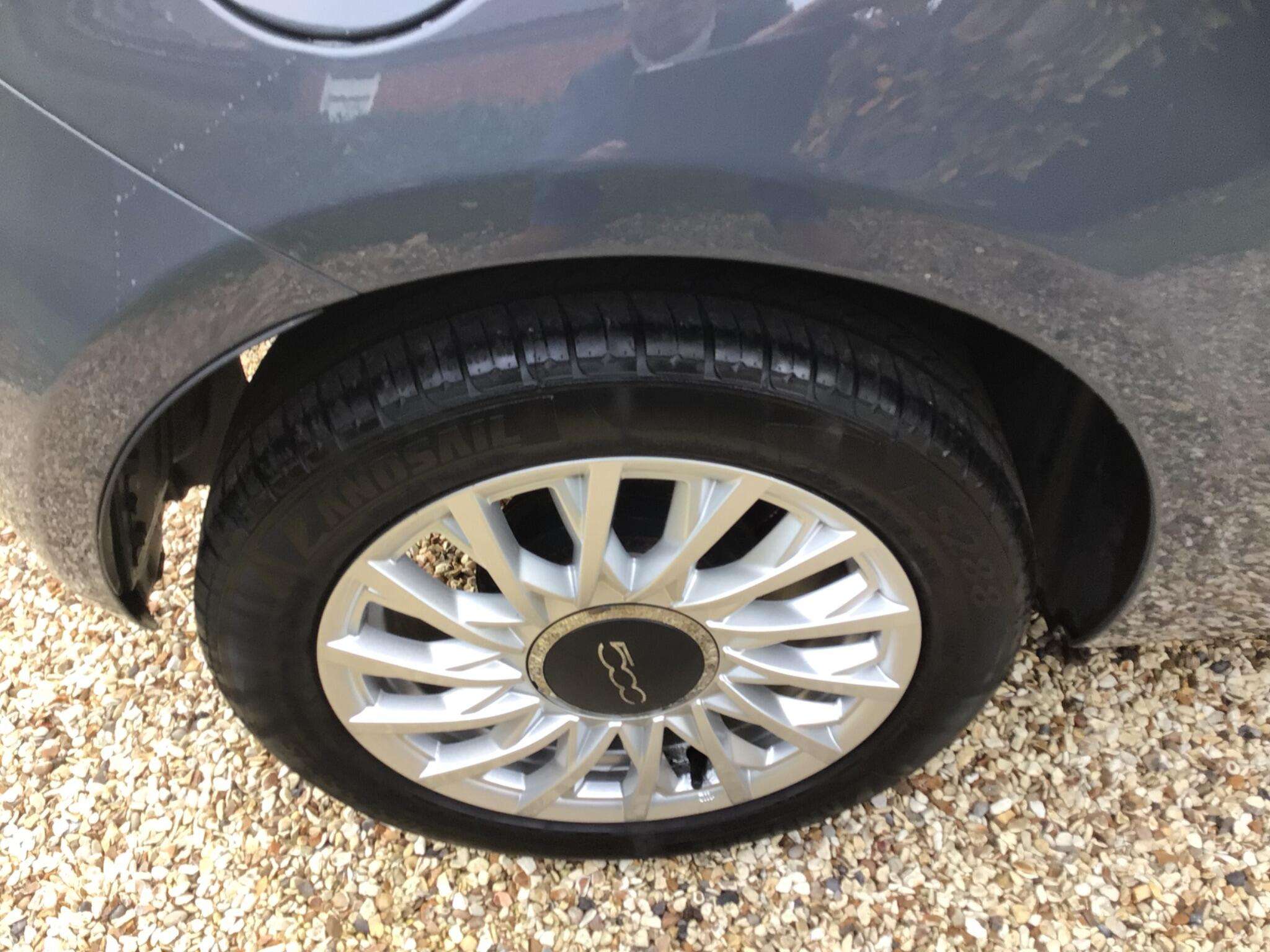 2017 FIAT 500 2017 FIAT 500