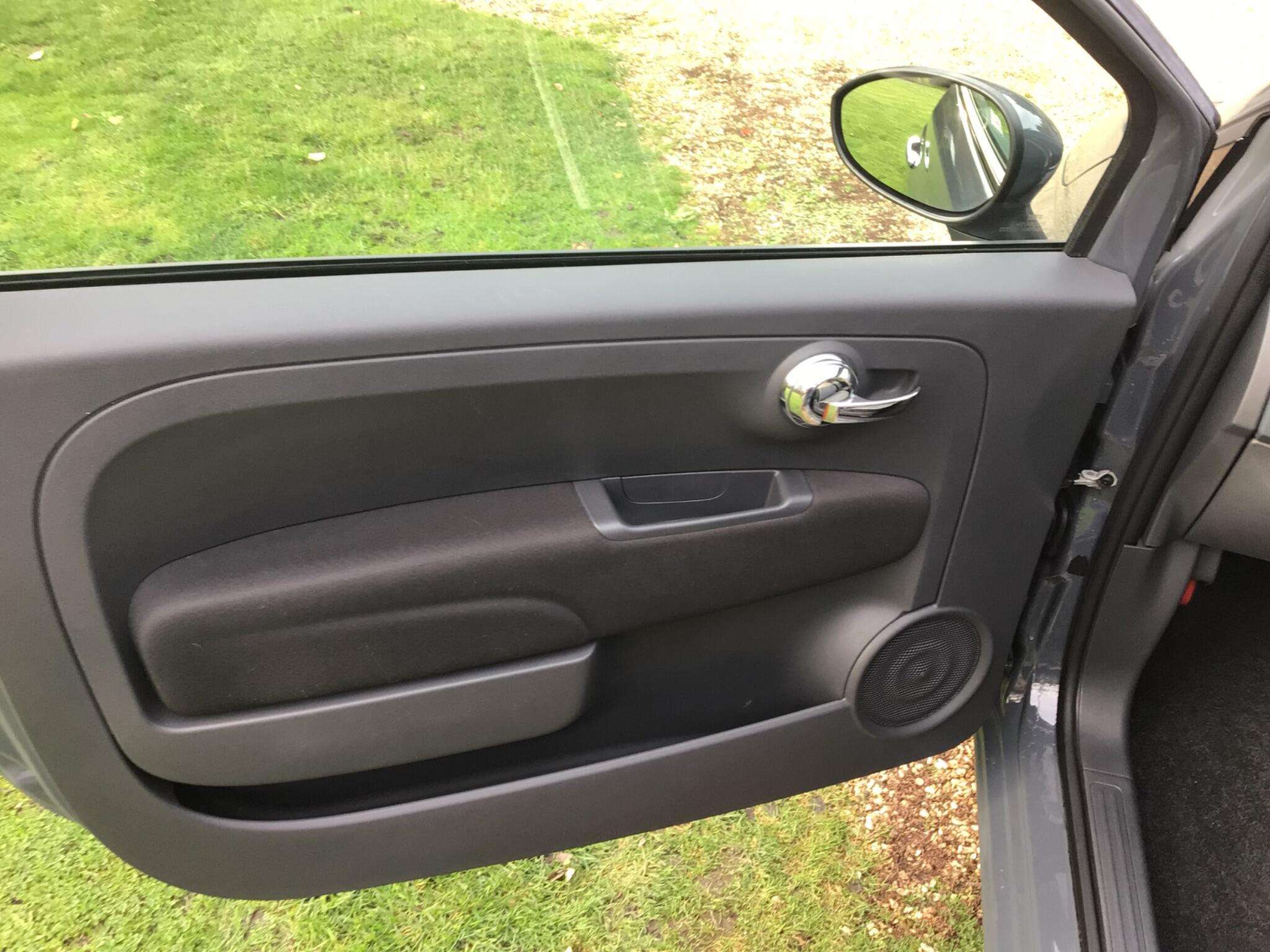 2017 FIAT 500 2017 FIAT 500