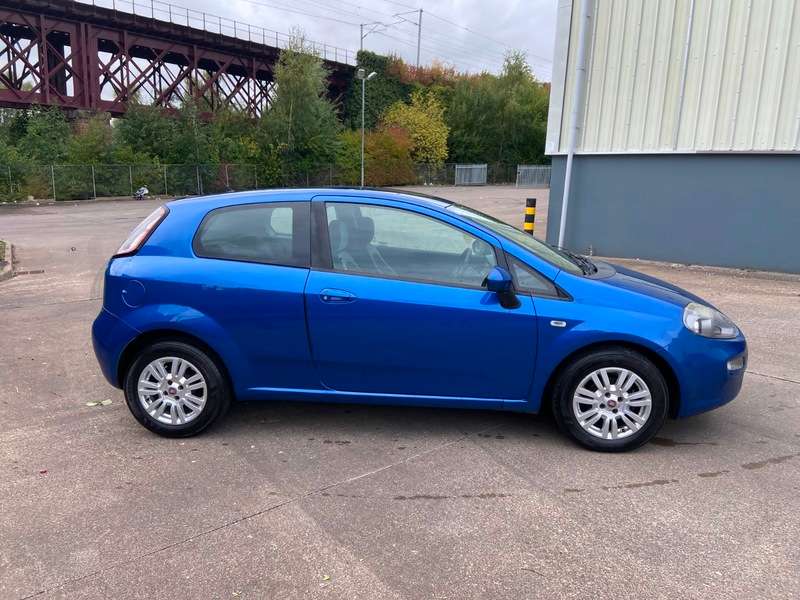 2013 FIAT PUNTO 2013 FIAT PUNTO