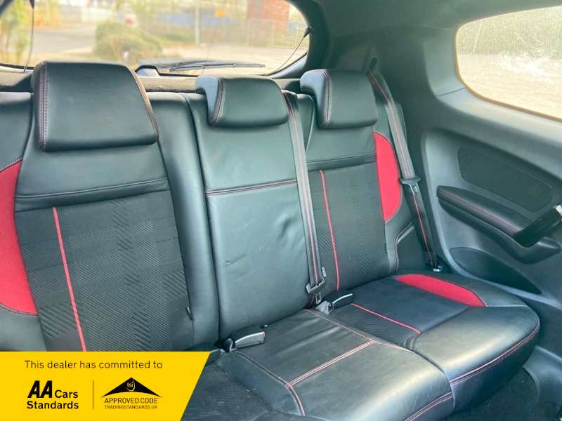 2015 PEUGEOT 208 2015 PEUGEOT 208