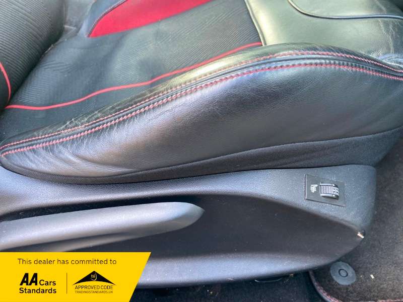 2015 PEUGEOT 208 2015 PEUGEOT 208