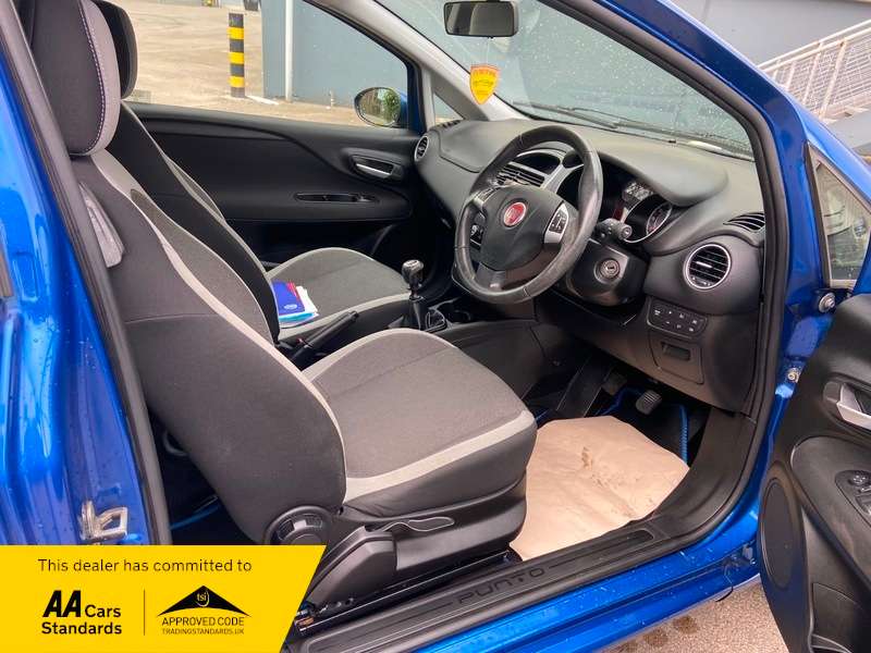 2013 FIAT PUNTO 2013 FIAT PUNTO